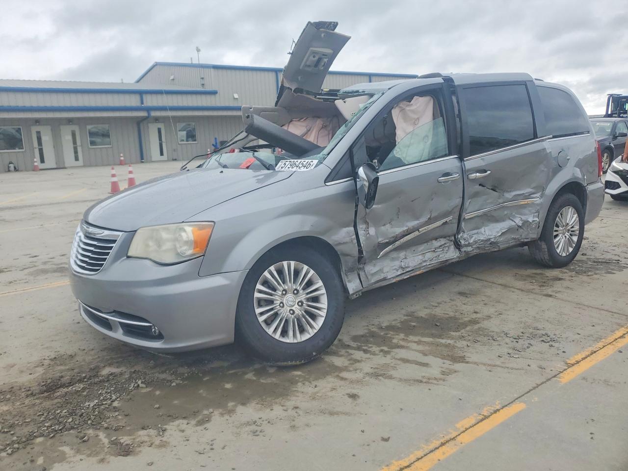 2014 Chrysler Town & Country Limited Silver vin: 2C4RC1GG1ER461812