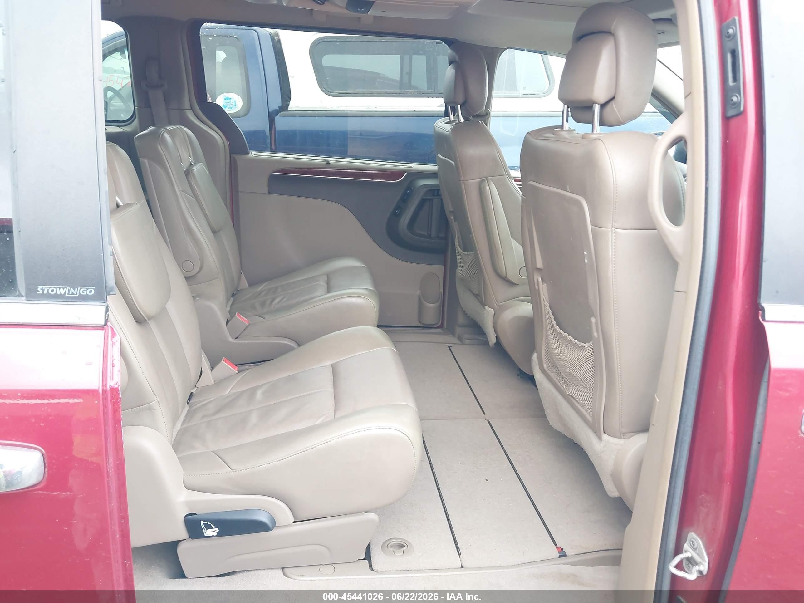 2012 Chrysler Town & Country Limited Красный vin: 2C4RC1GG2CR135756