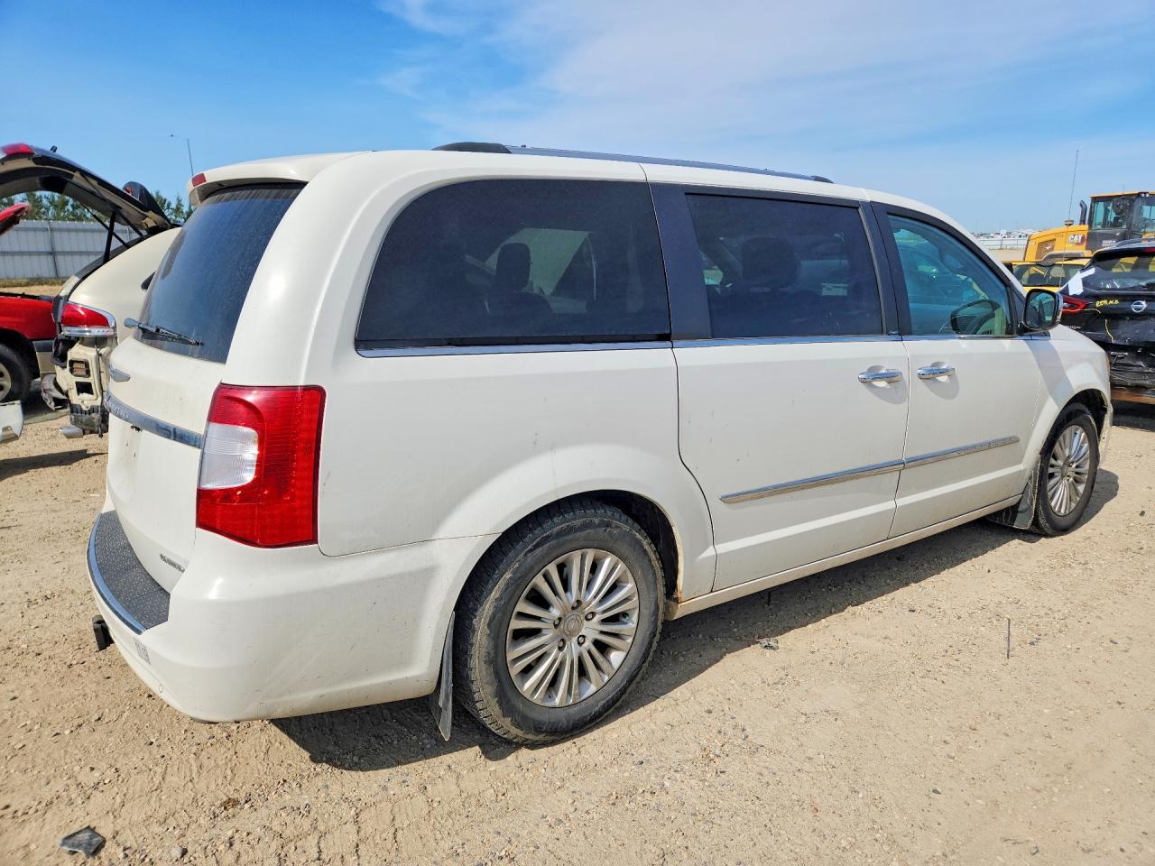 2012 Chrysler Town & Country Limited White vin: 2C4RC1GG2CR291795