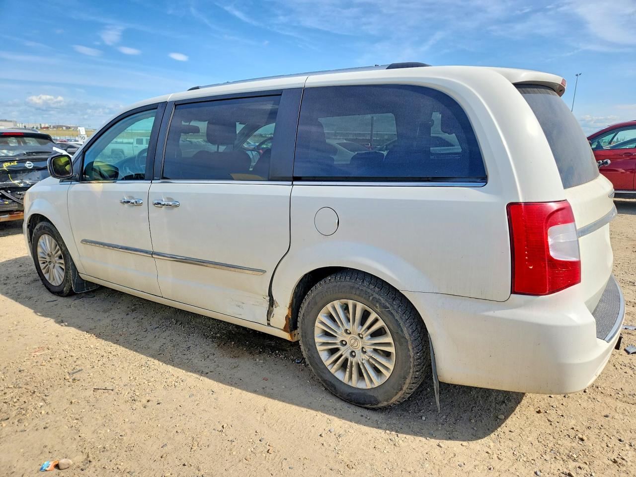 2012 Chrysler Town & Country Limited White vin: 2C4RC1GG2CR291795