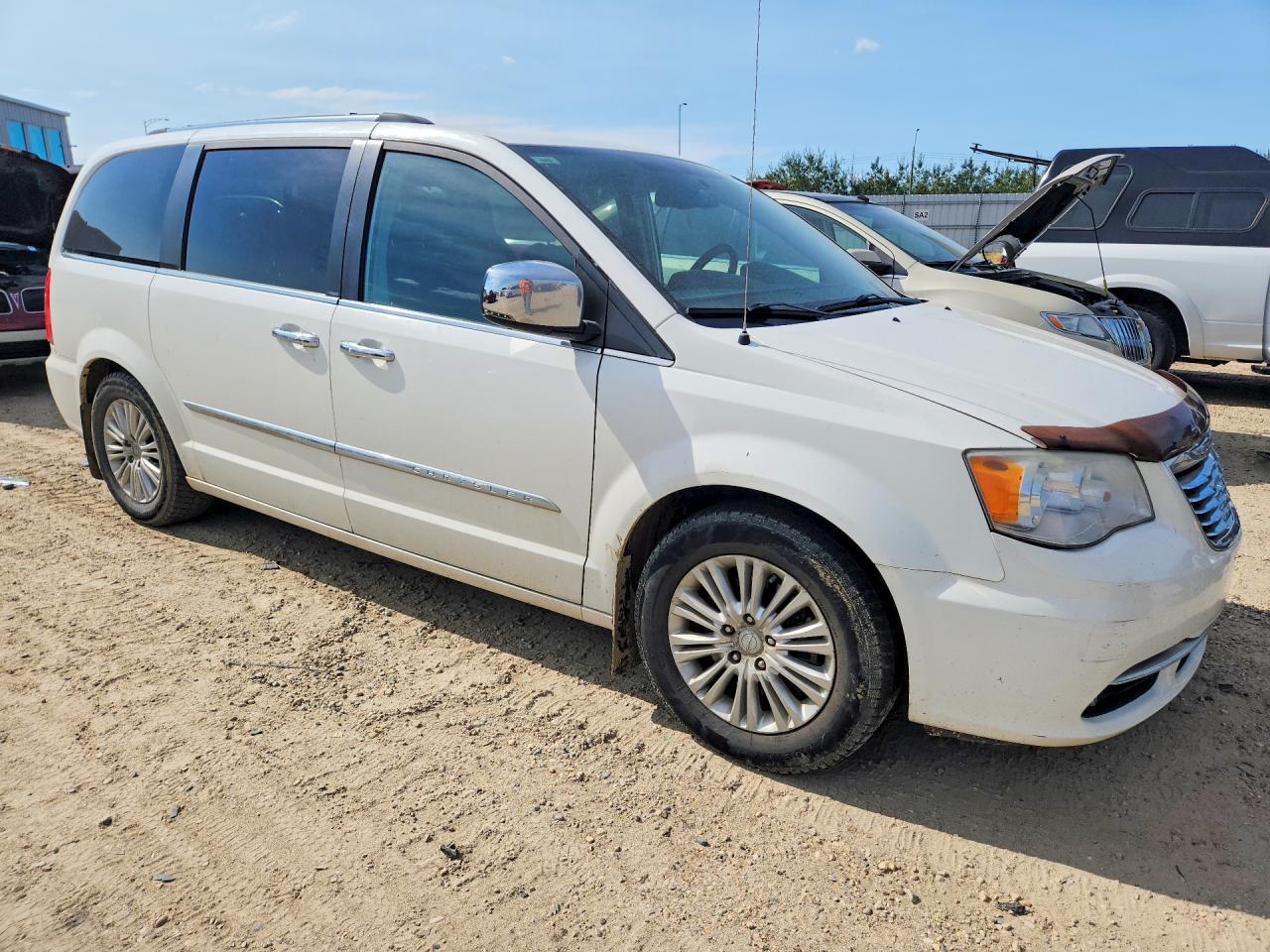 2012 Chrysler Town & Country Limited White vin: 2C4RC1GG2CR291795