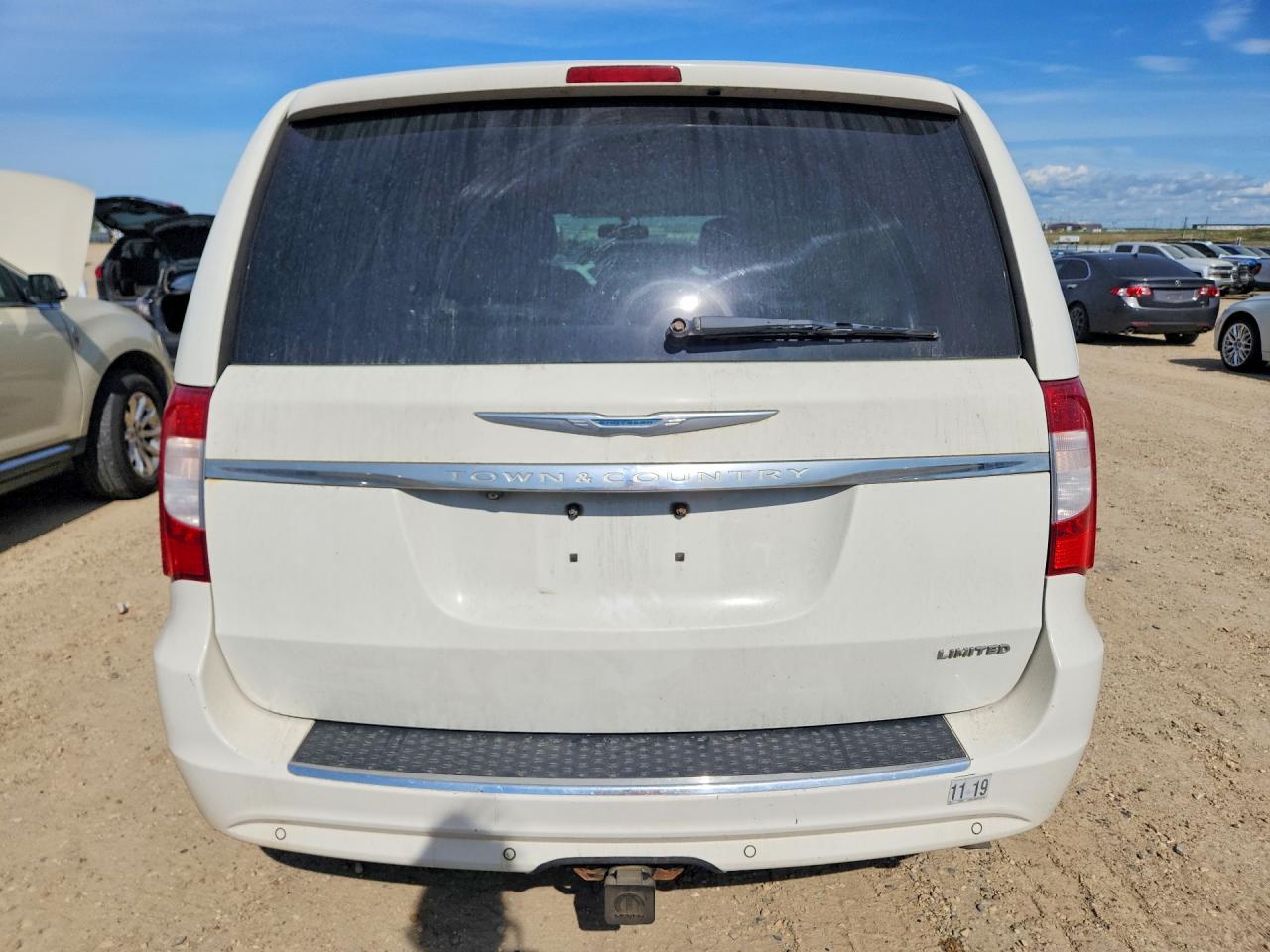 2012 Chrysler Town & Country Limited White vin: 2C4RC1GG2CR291795