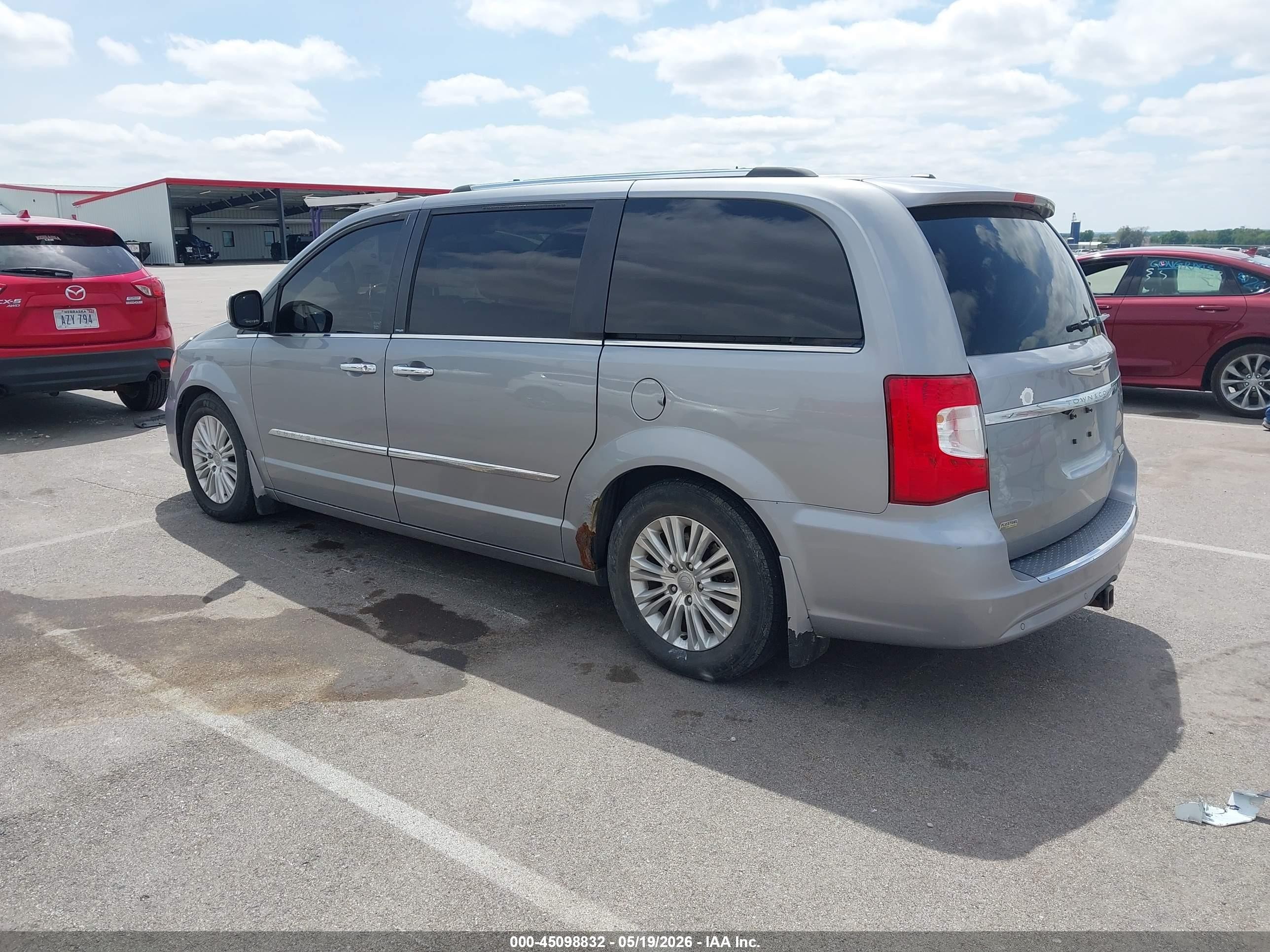 2013 Chrysler Town & Country Limited Silver vin: 2C4RC1GG2DR615975