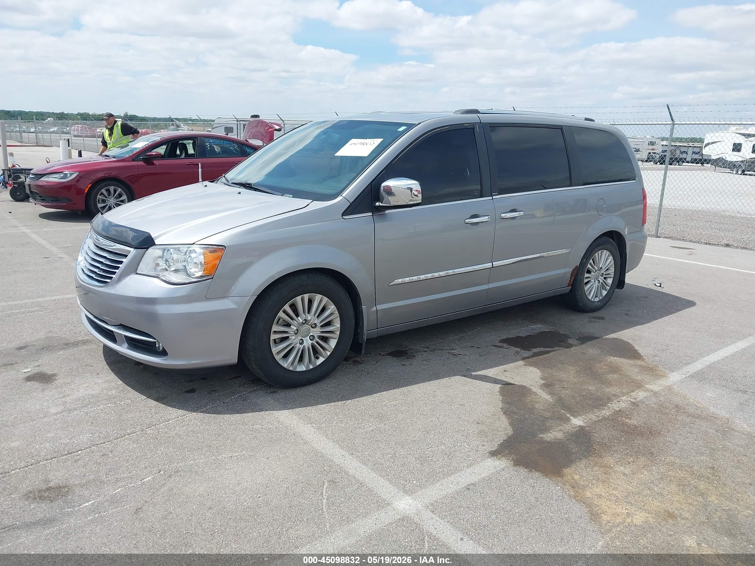 2013 Chrysler Town & Country Limited Silver vin: 2C4RC1GG2DR615975