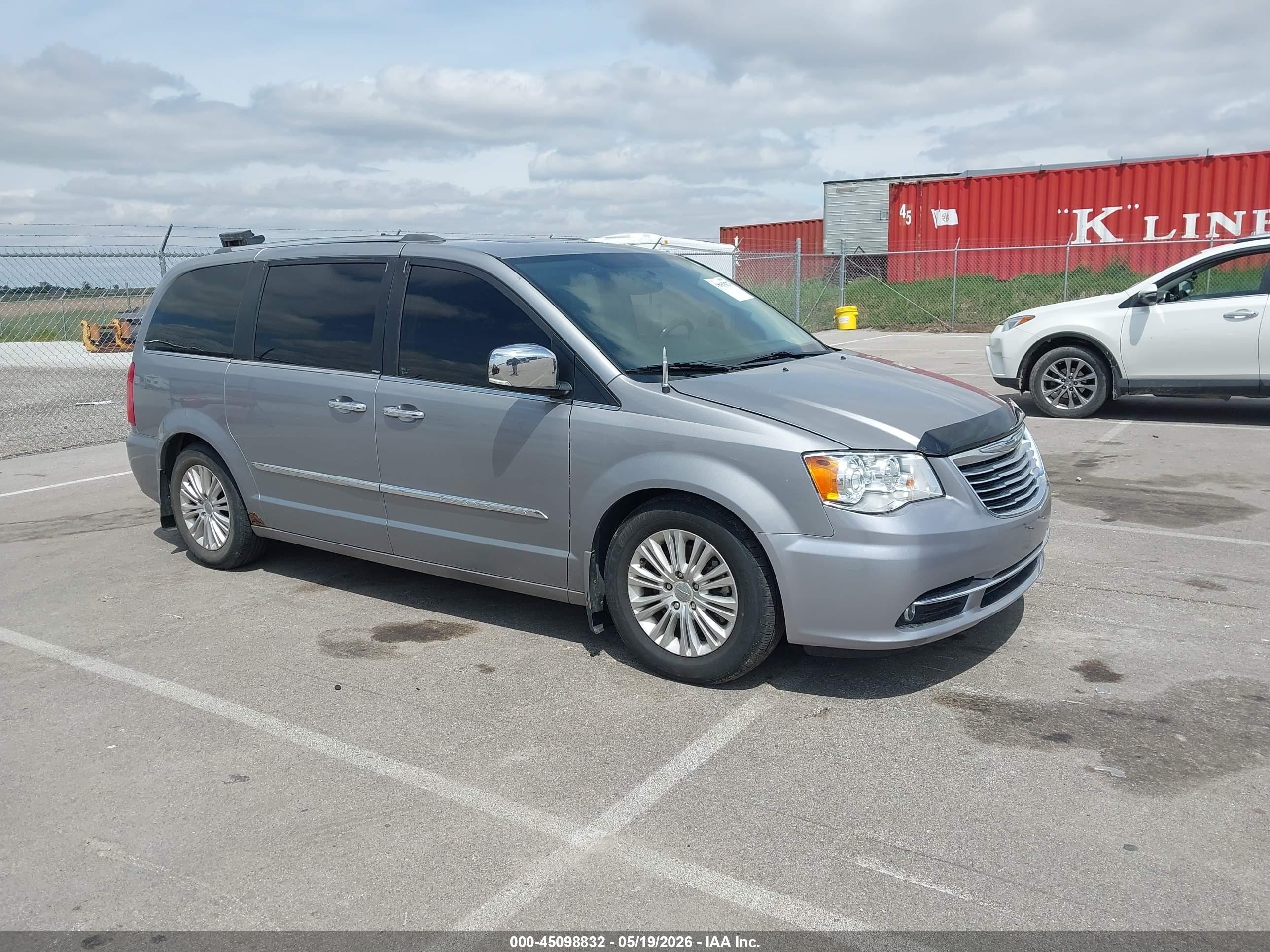 2013 Chrysler Town & Country Limited Silver vin: 2C4RC1GG2DR615975