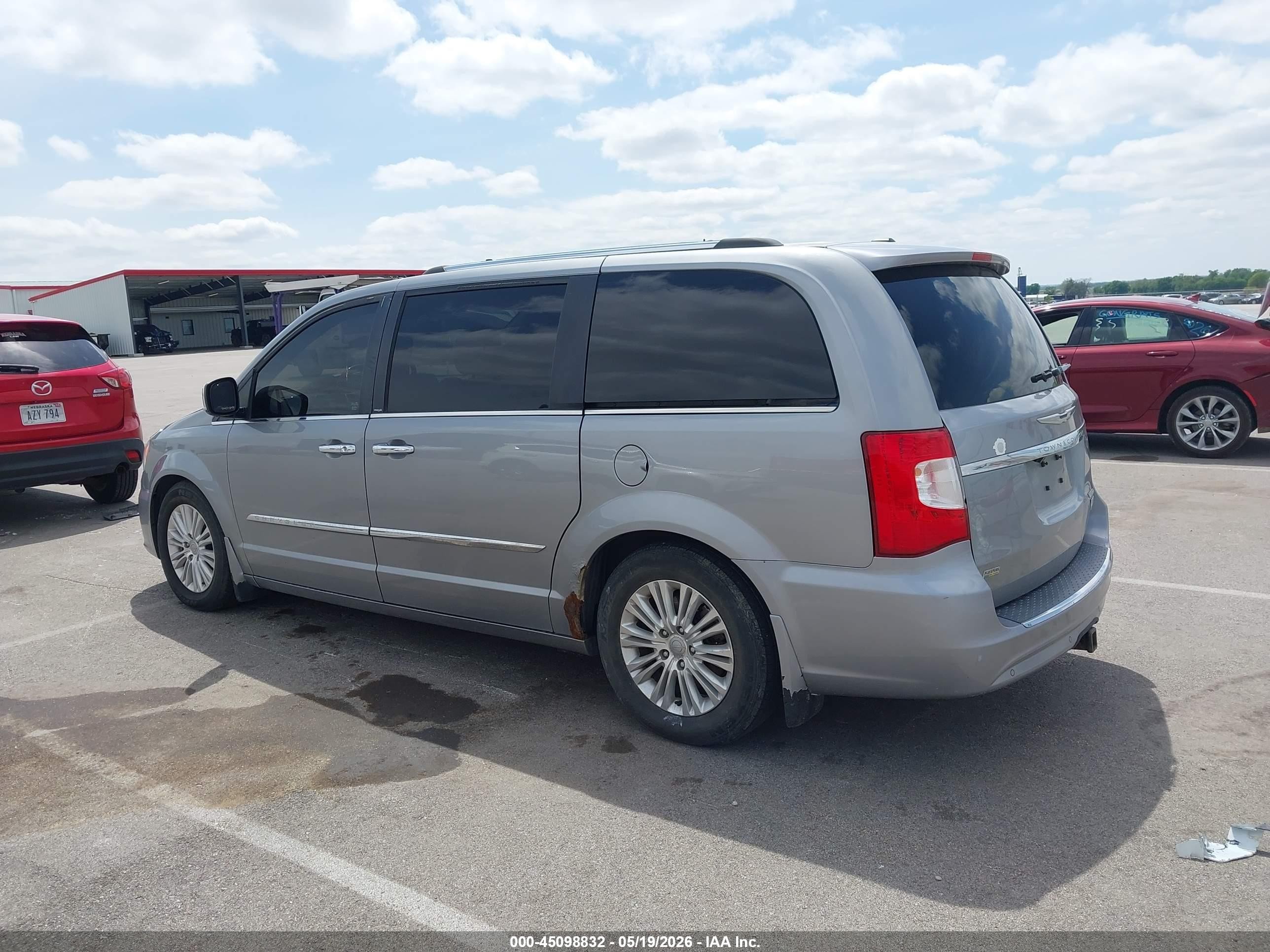 2013 Chrysler Town & Country Limited Silver vin: 2C4RC1GG2DR615975