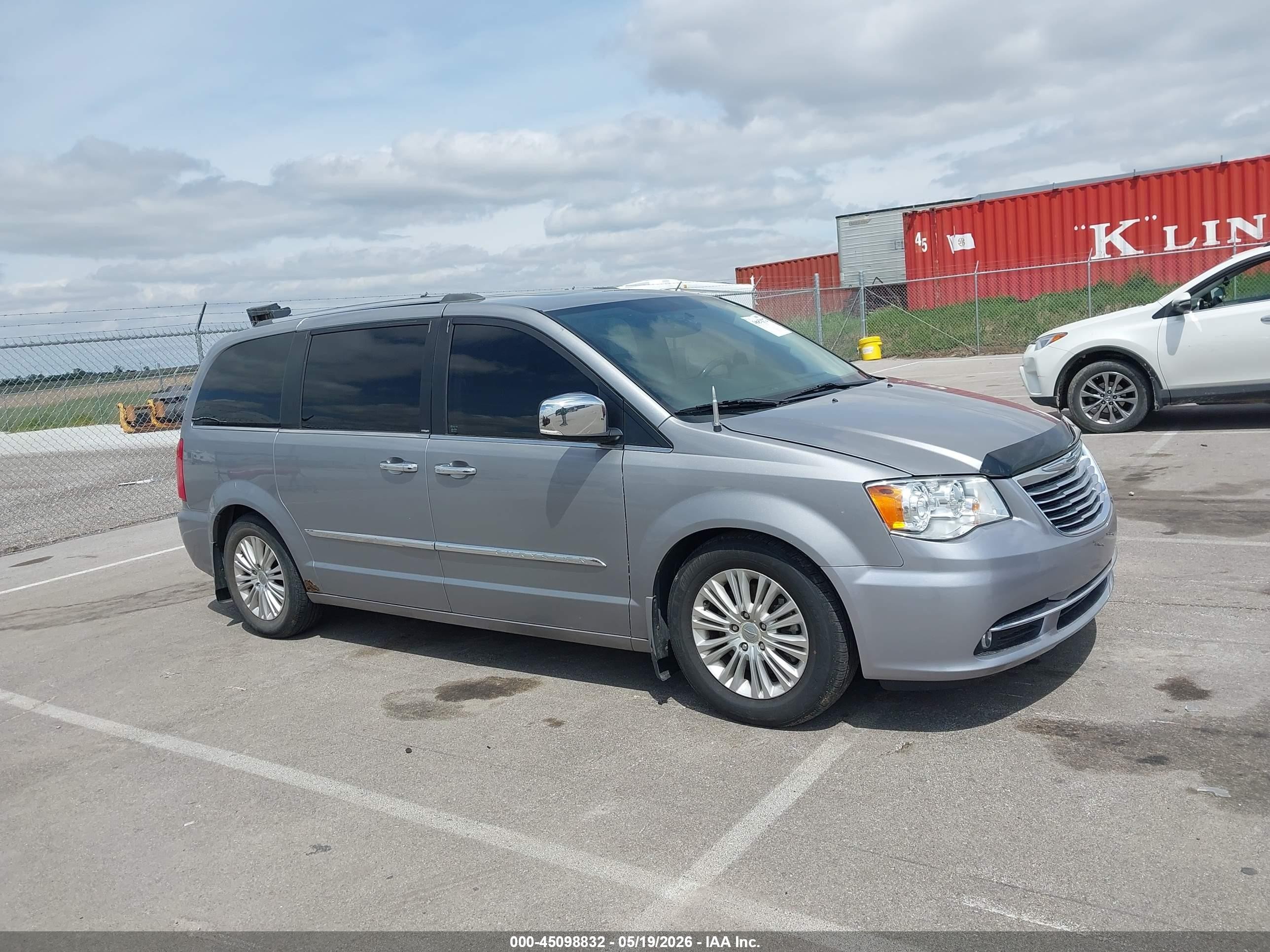 2013 Chrysler Town & Country Limited Silver vin: 2C4RC1GG2DR615975