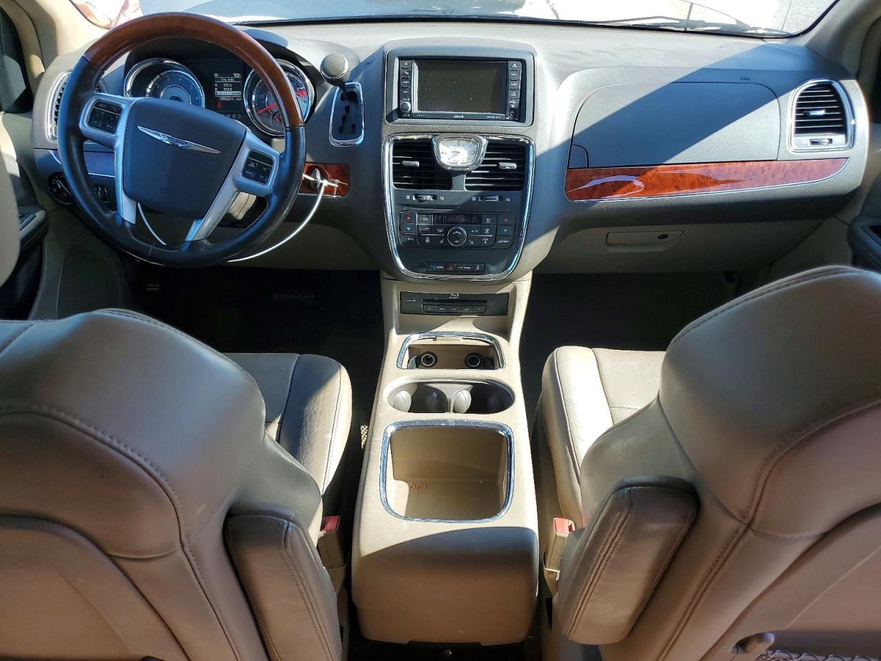 2013 Chrysler Town & Country Limited Beige vin: 2C4RC1GG2DR664948
