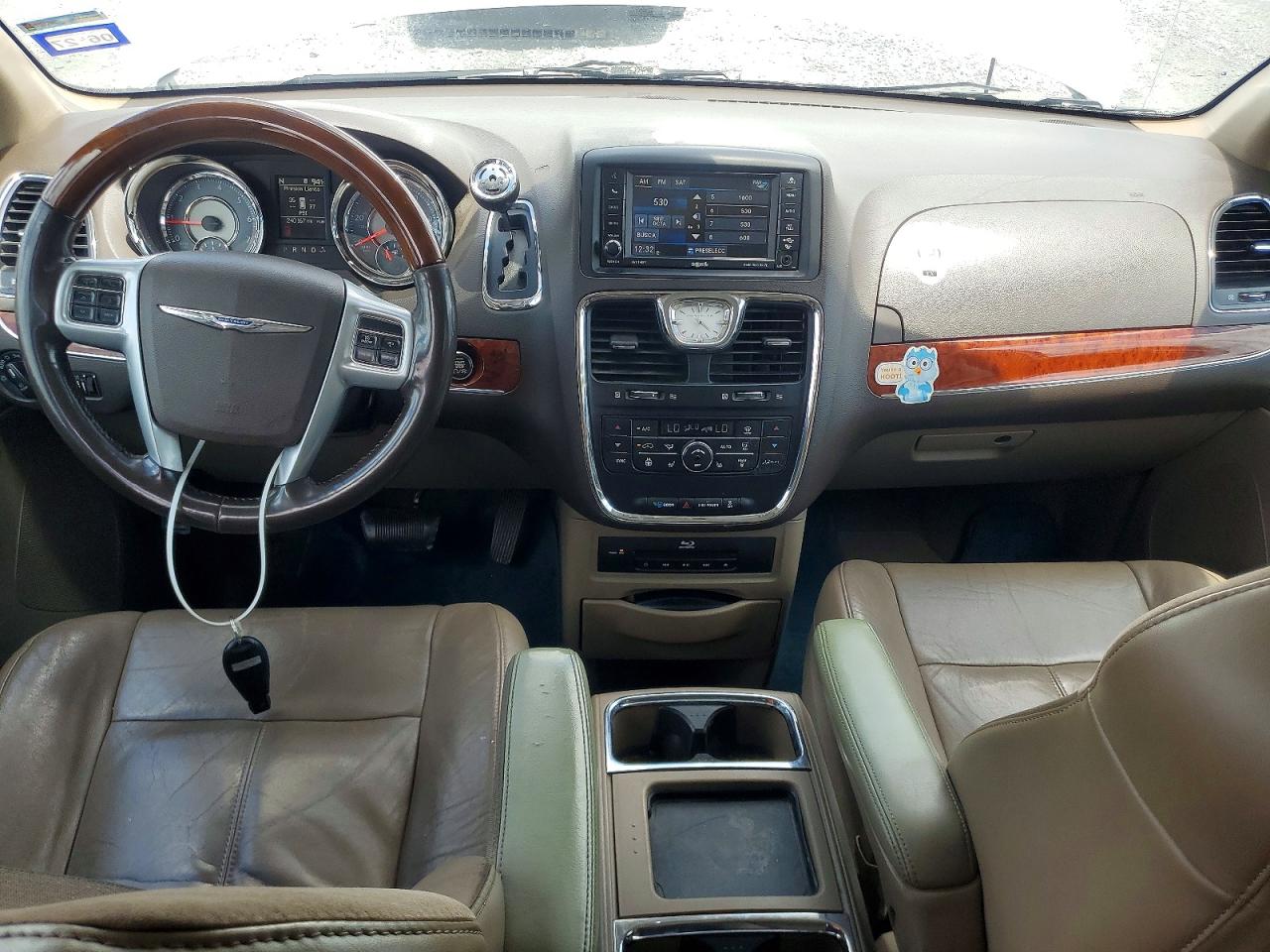 2014 Chrysler Town & Country Limited White vin: 2C4RC1GG2ER144458
