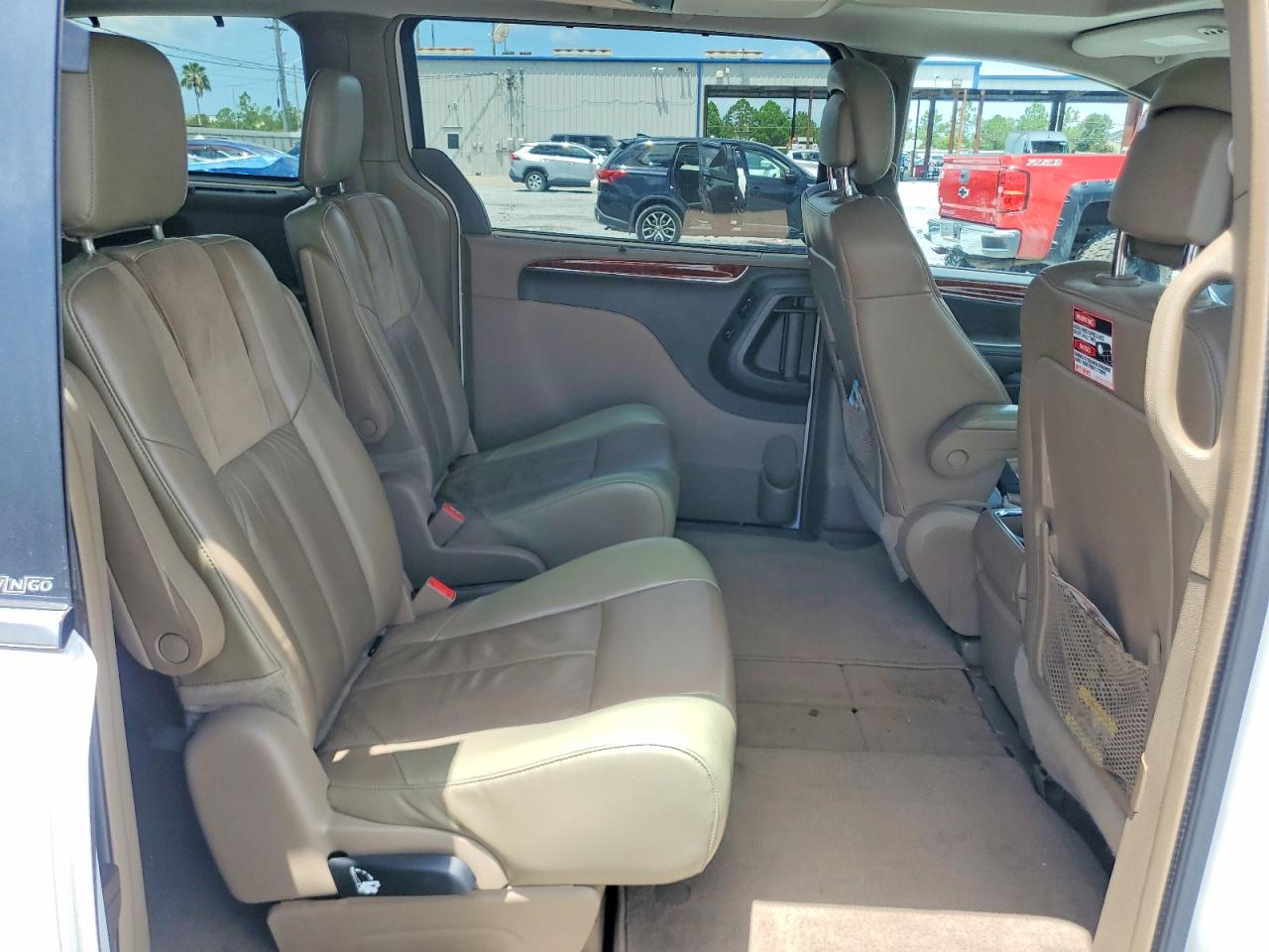 2014 Chrysler Town & Country Limited White vin: 2C4RC1GG2ER144458