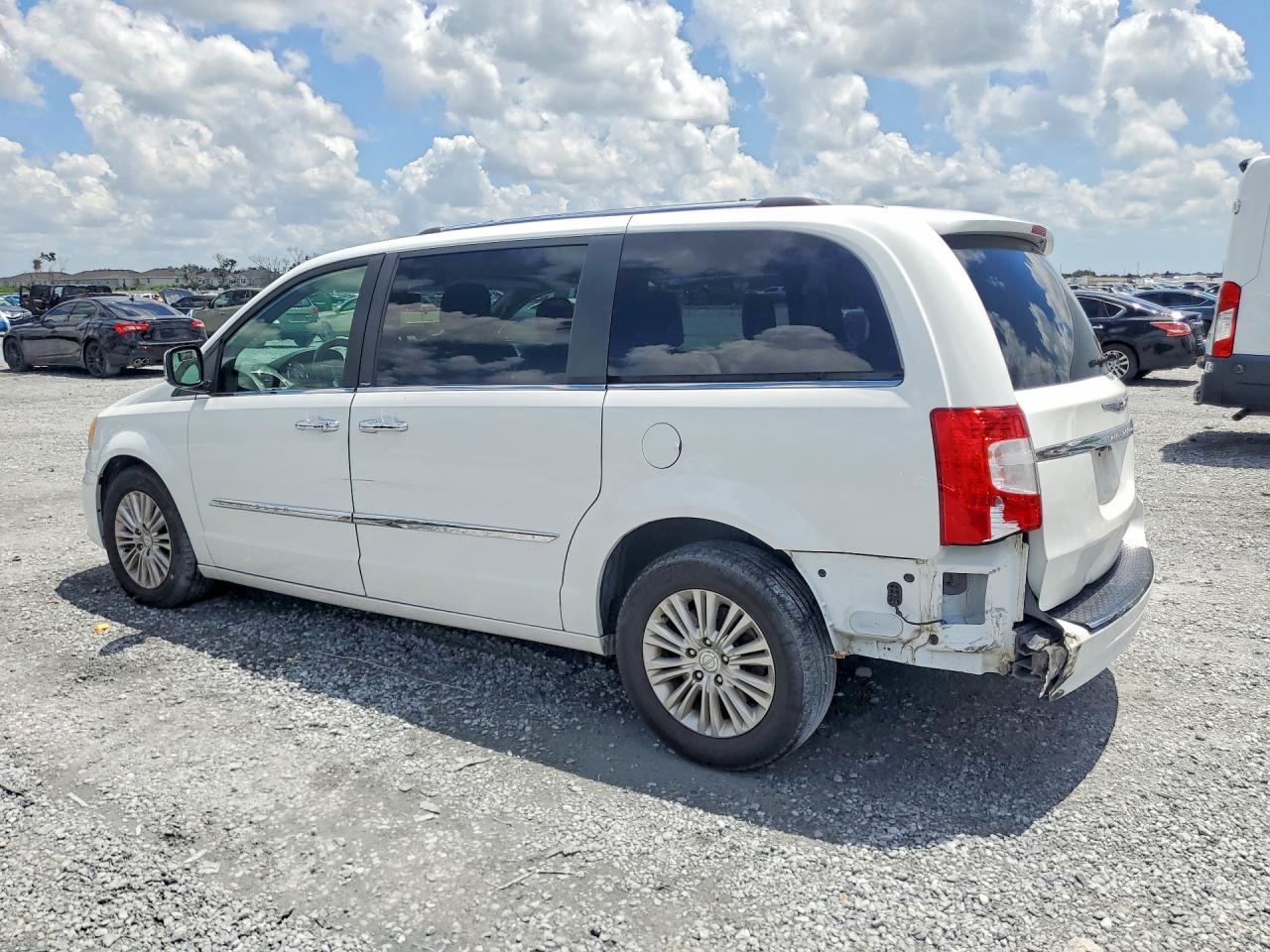2014 Chrysler Town & Country Limited White vin: 2C4RC1GG2ER144458