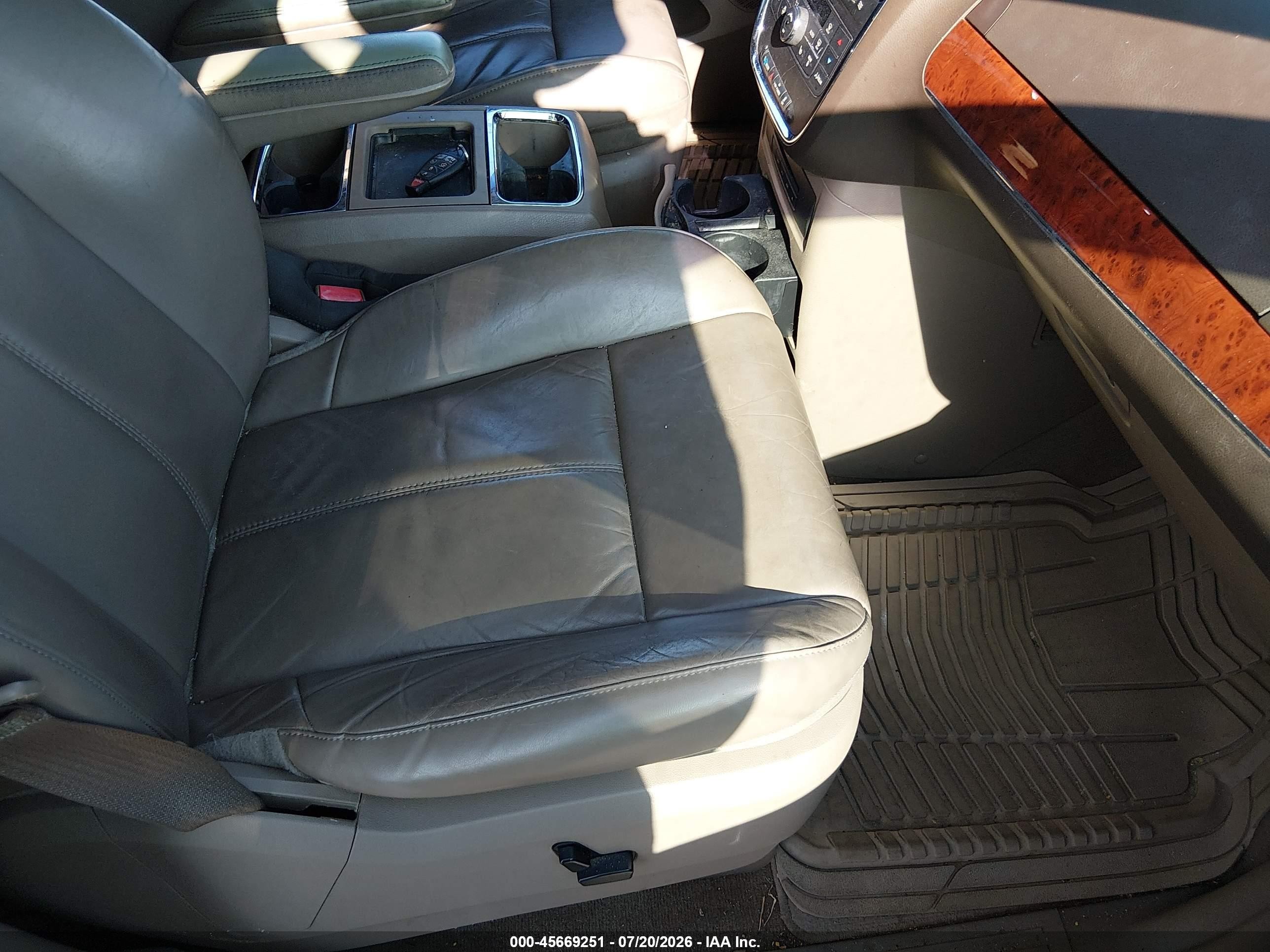 2014 Chrysler Town & Country Limited Black vin: 2C4RC1GG2ER228599