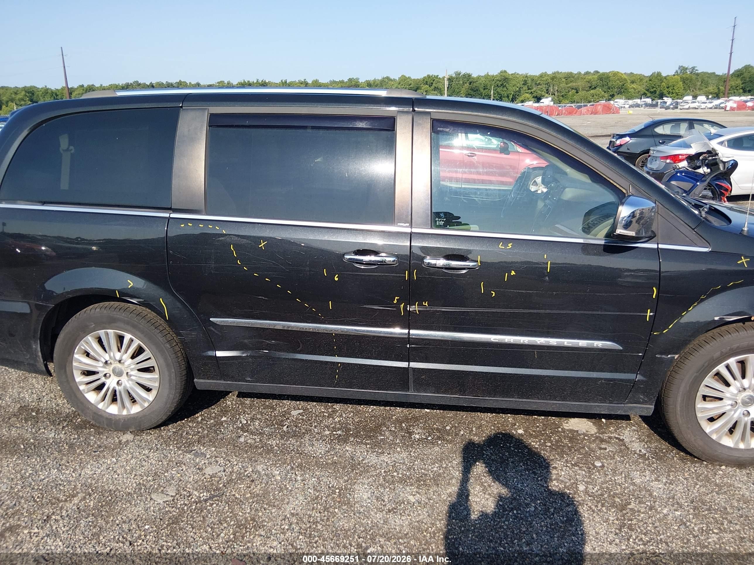 2014 Chrysler Town & Country Limited Black vin: 2C4RC1GG2ER228599