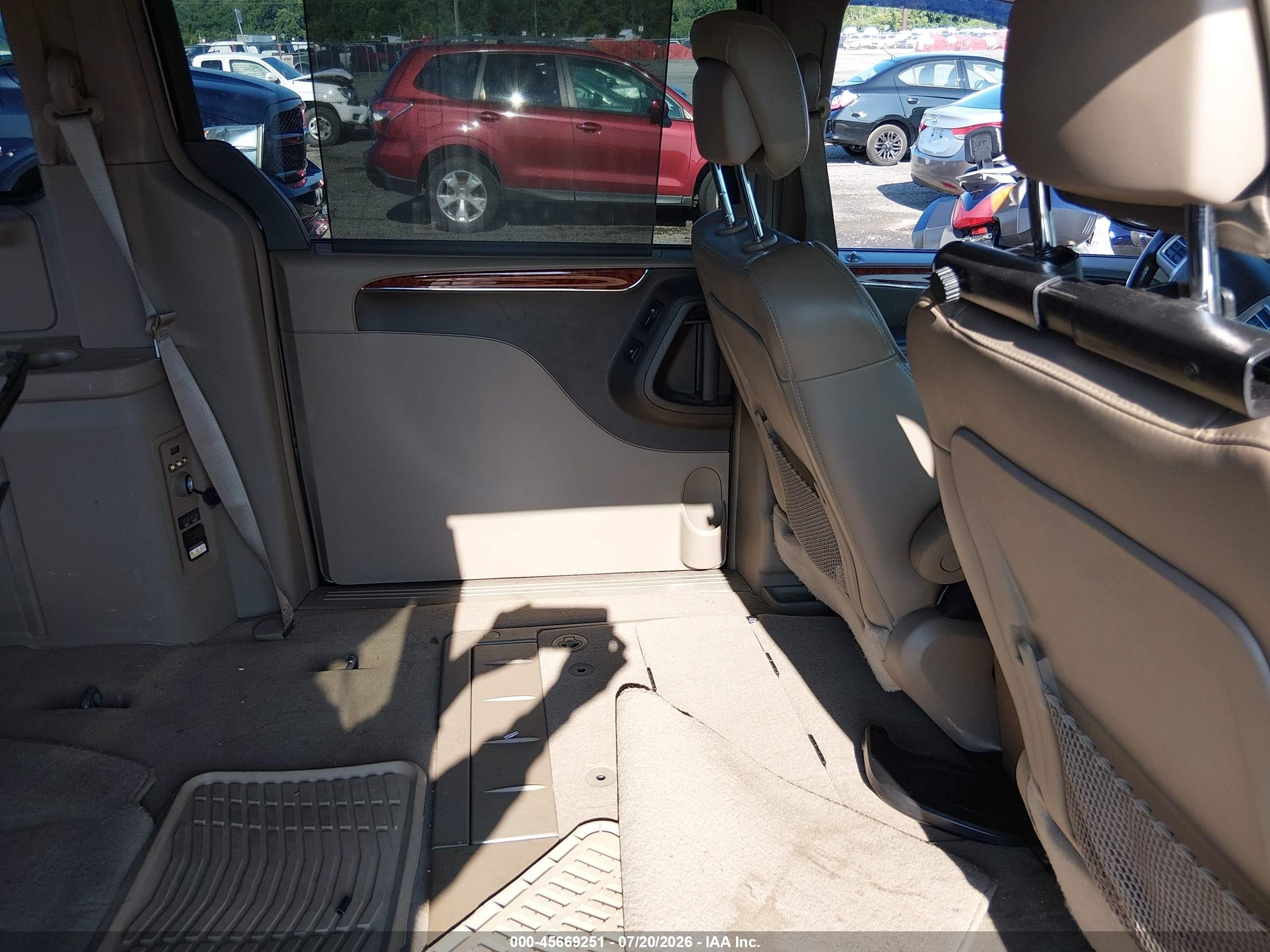 2014 Chrysler Town & Country Limited Black vin: 2C4RC1GG2ER228599