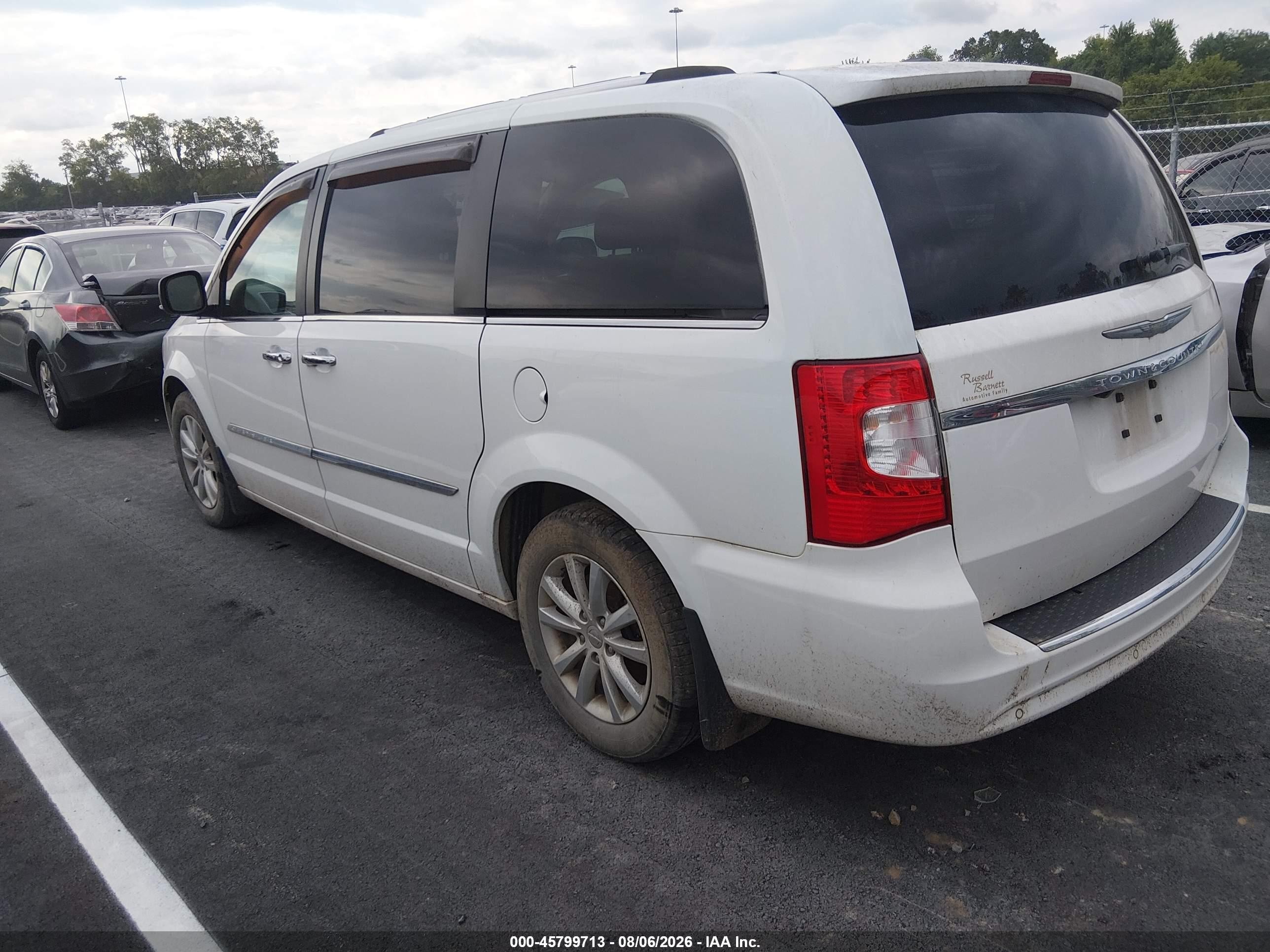 2015 Chrysler Town & Country Limited Platinum White vin: 2C4RC1GG2FR740669