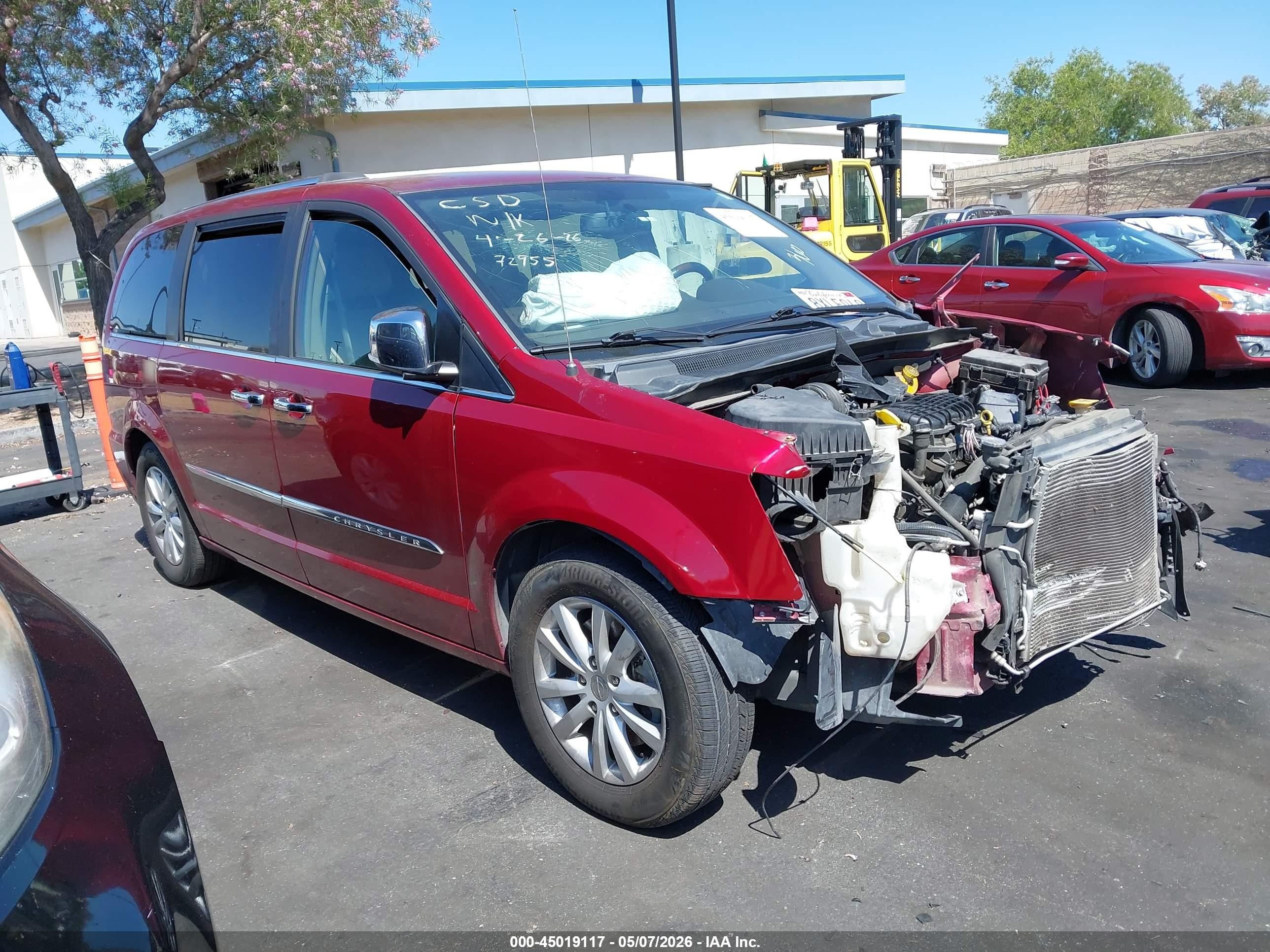 2016 Chrysler Town & Country Limited Platinum Red vin: 2C4RC1GG2GR135388