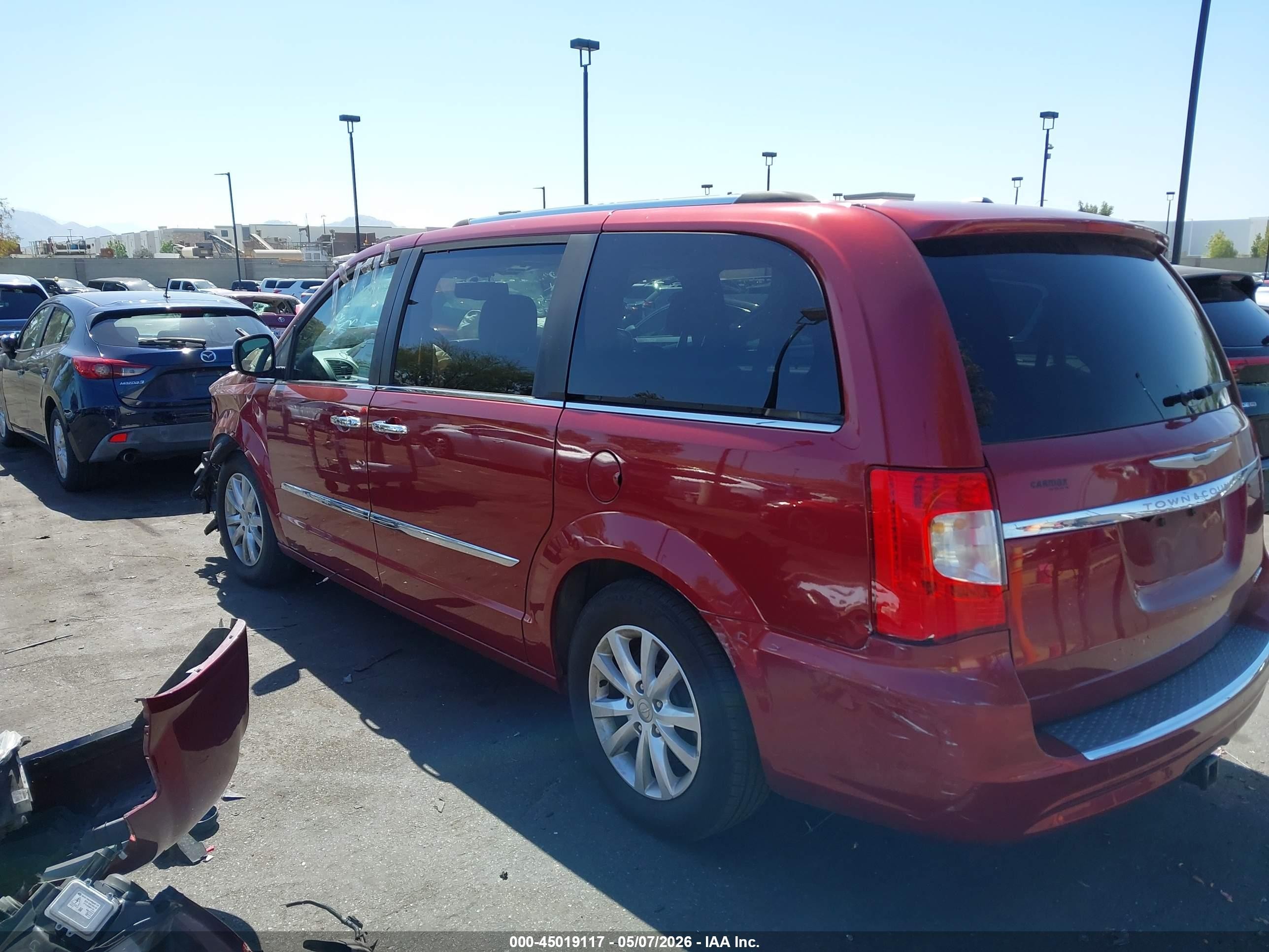 2016 Chrysler Town & Country Limited Platinum Red vin: 2C4RC1GG2GR135388