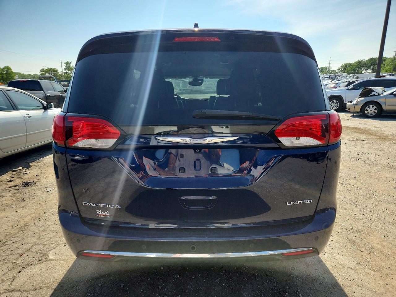 2017 Chrysler Pacifica Limited Blue vin: 2C4RC1GG2HR720750