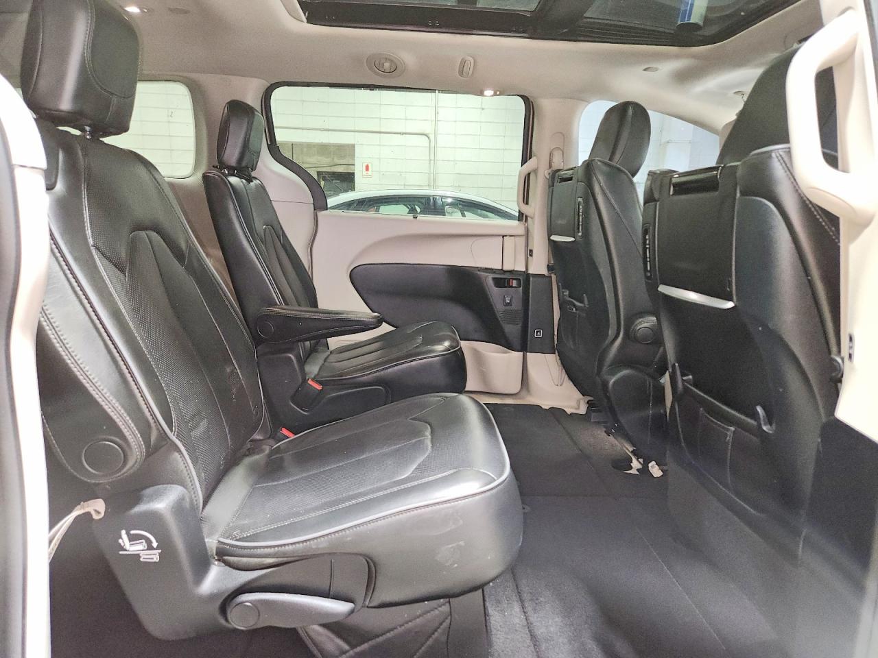 2017 Chrysler Pacifica Limited Tan vin: 2C4RC1GG2HR727536