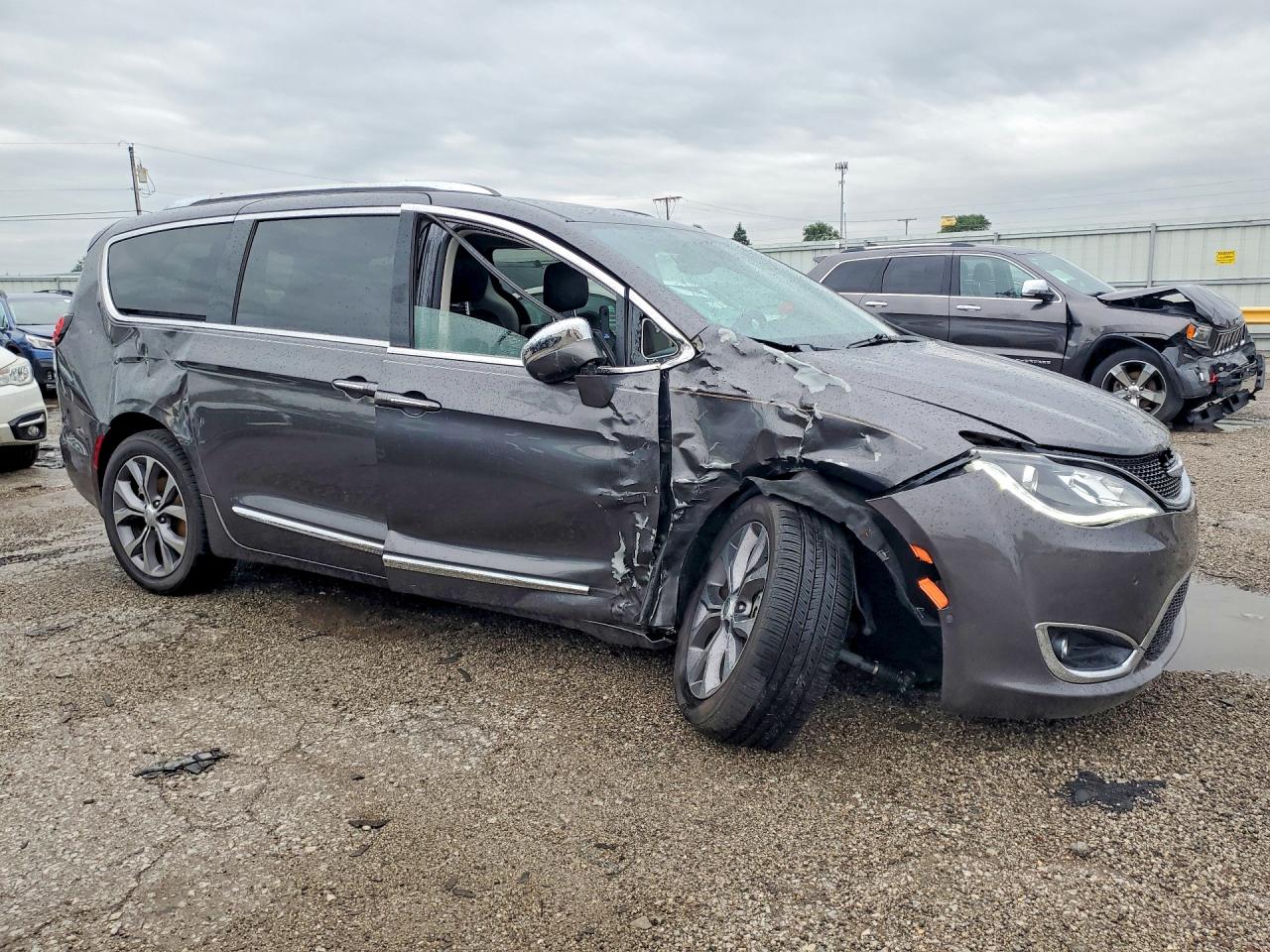 2020 Chrysler Pacifica Limited Gray vin: 2C4RC1GG2LR217356