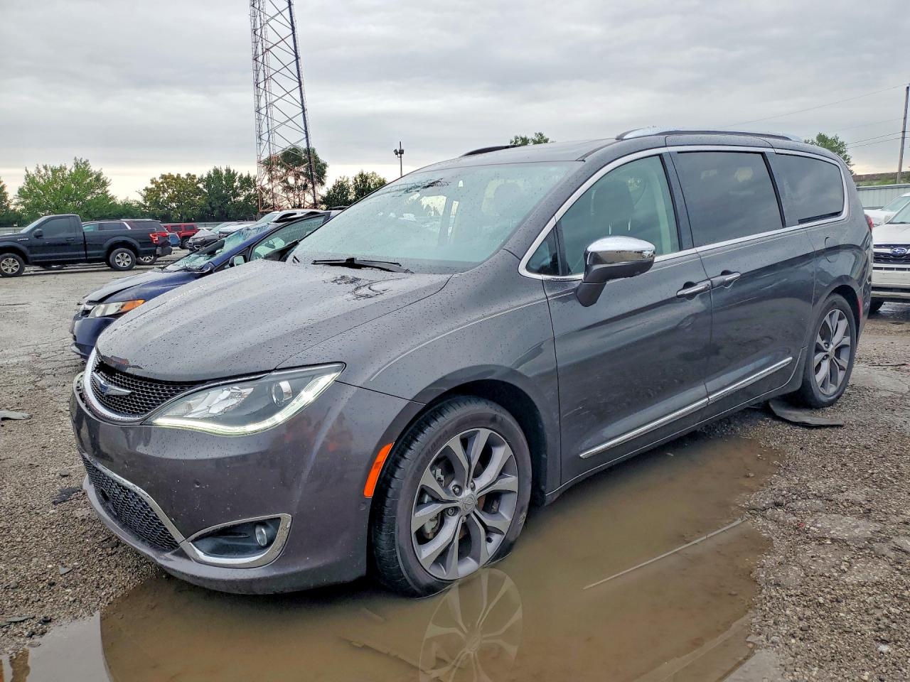 2020 Chrysler Pacifica Limited Gray vin: 2C4RC1GG2LR217356
