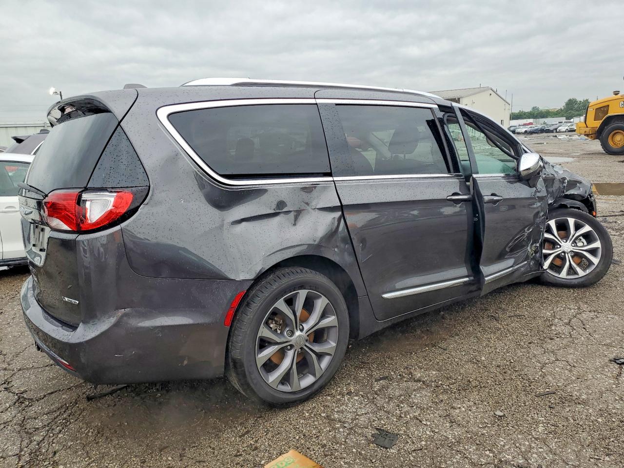 2020 Chrysler Pacifica Limited Gray vin: 2C4RC1GG2LR217356