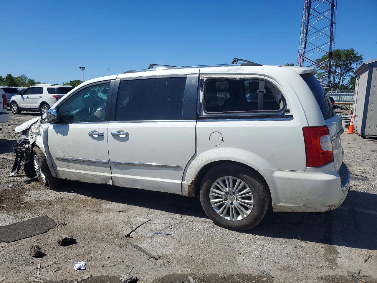 2012 Chrysler Town & Country Limited White vin: 2C4RC1GG3CR368352