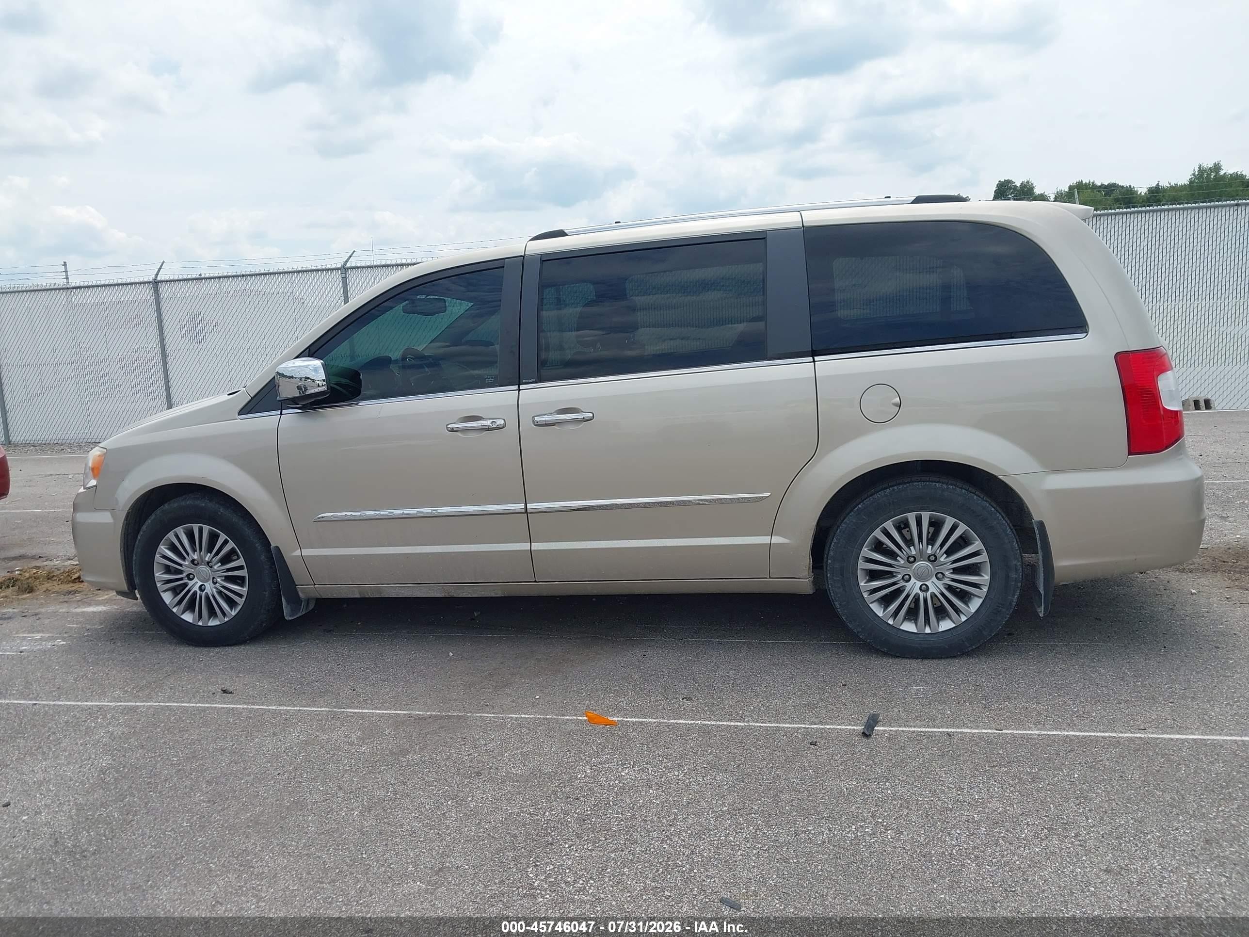 2013 Chrysler Town & Country Limited Желто-коричневый vin: 2C4RC1GG3DR595929