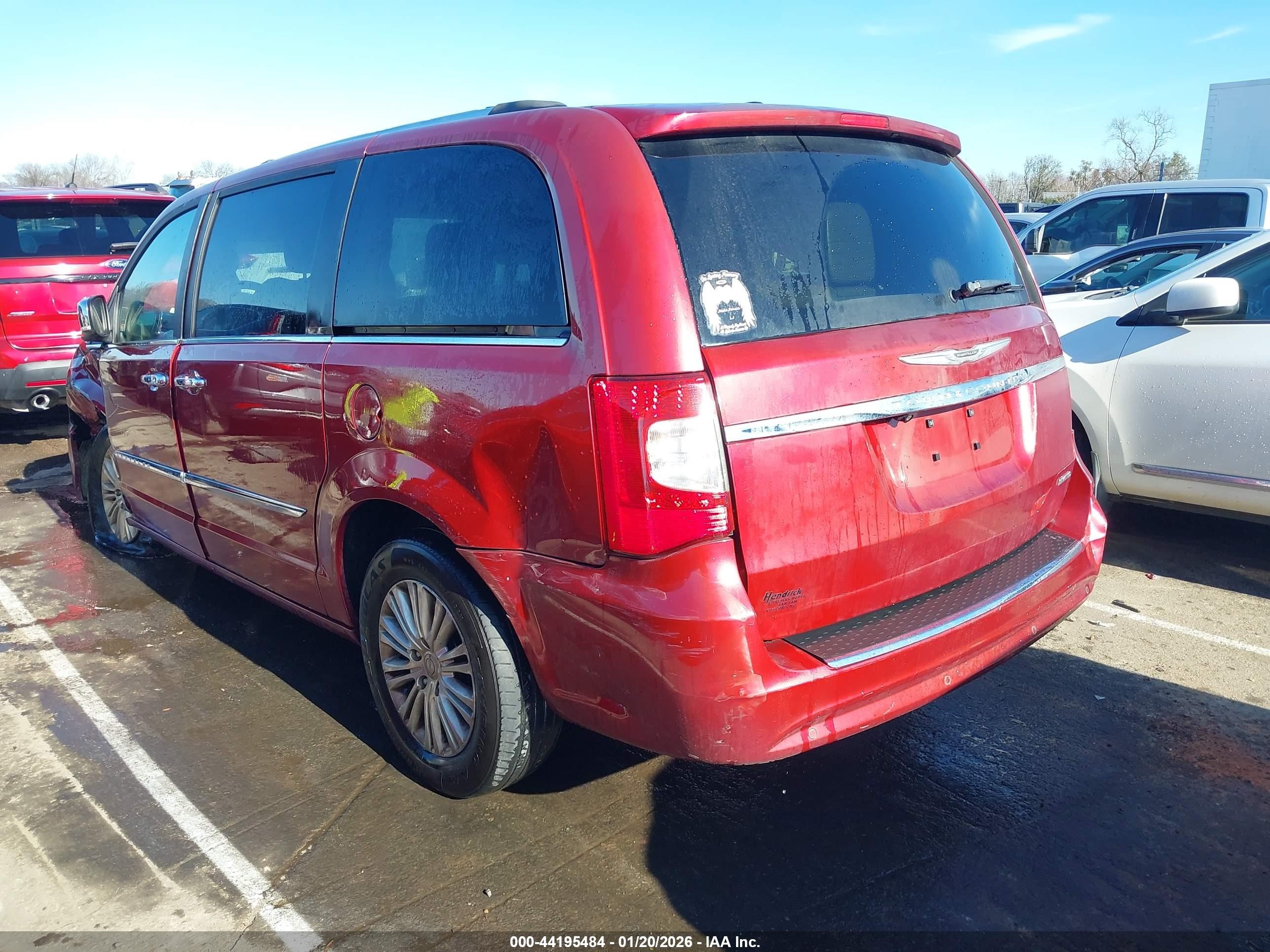 2013 Chrysler Town & Country Limited Red vin: 2C4RC1GG3DR802027