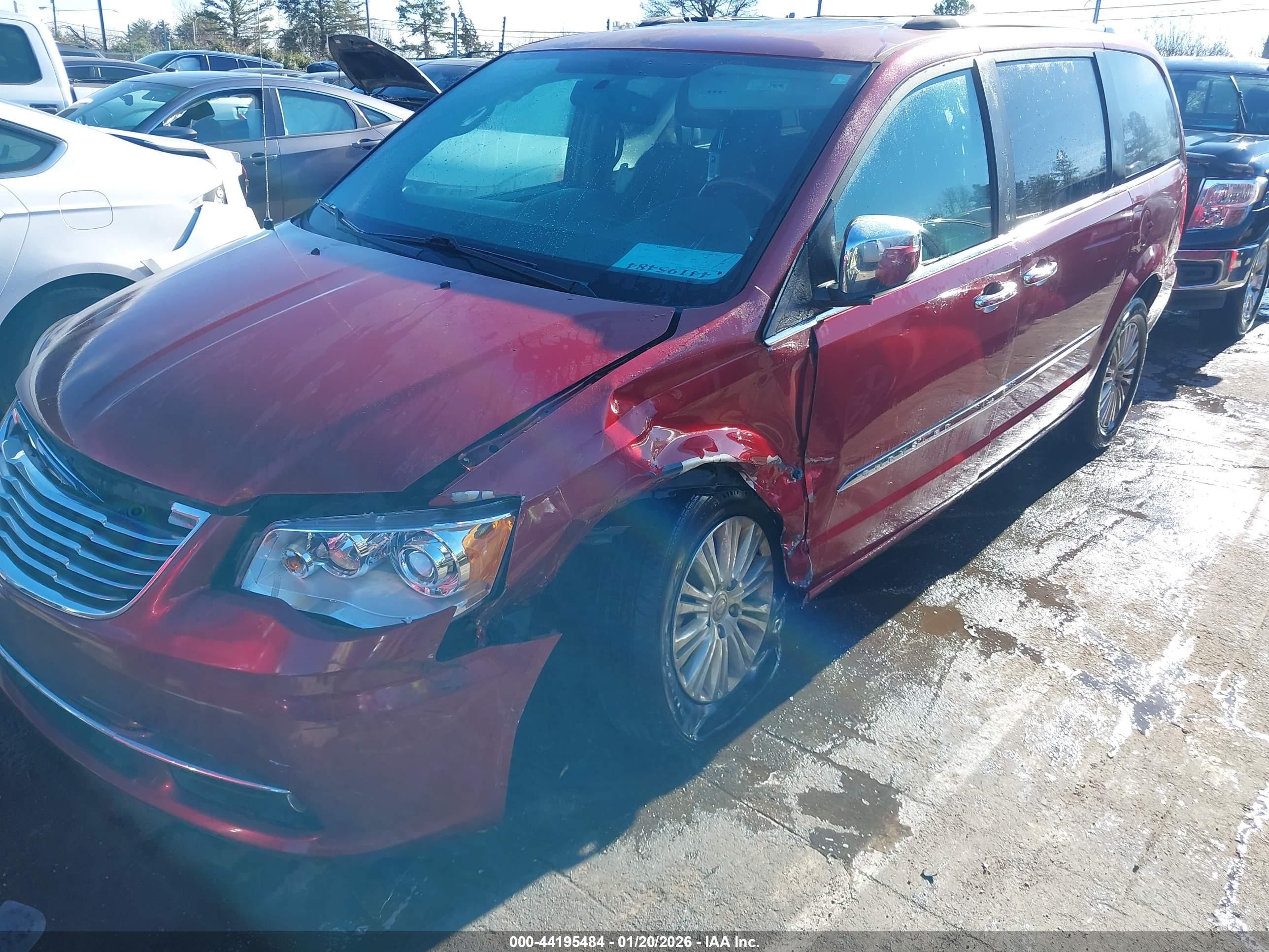 2013 Chrysler Town & Country Limited Red vin: 2C4RC1GG3DR802027