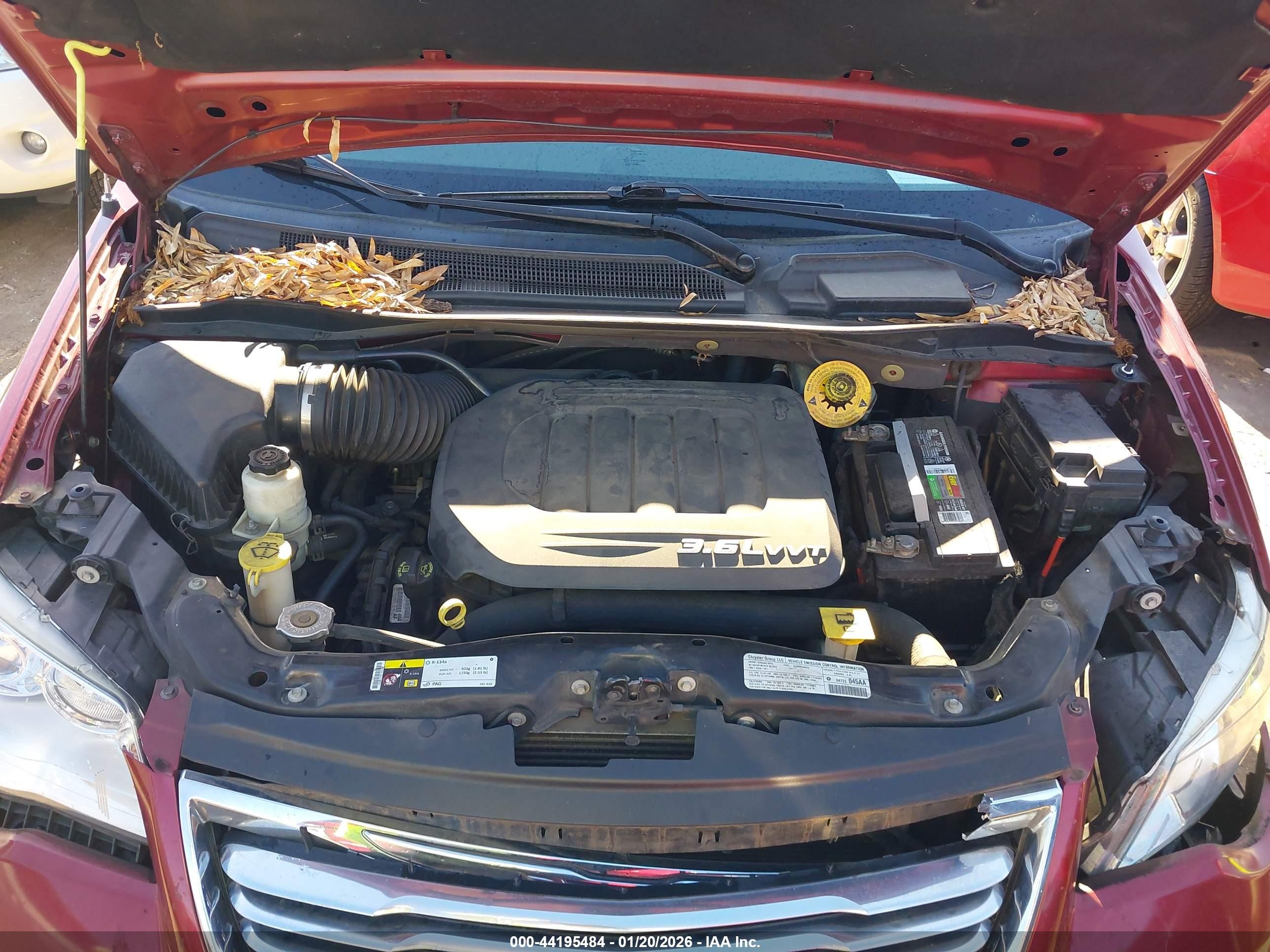 2013 Chrysler Town & Country Limited Red vin: 2C4RC1GG3DR802027