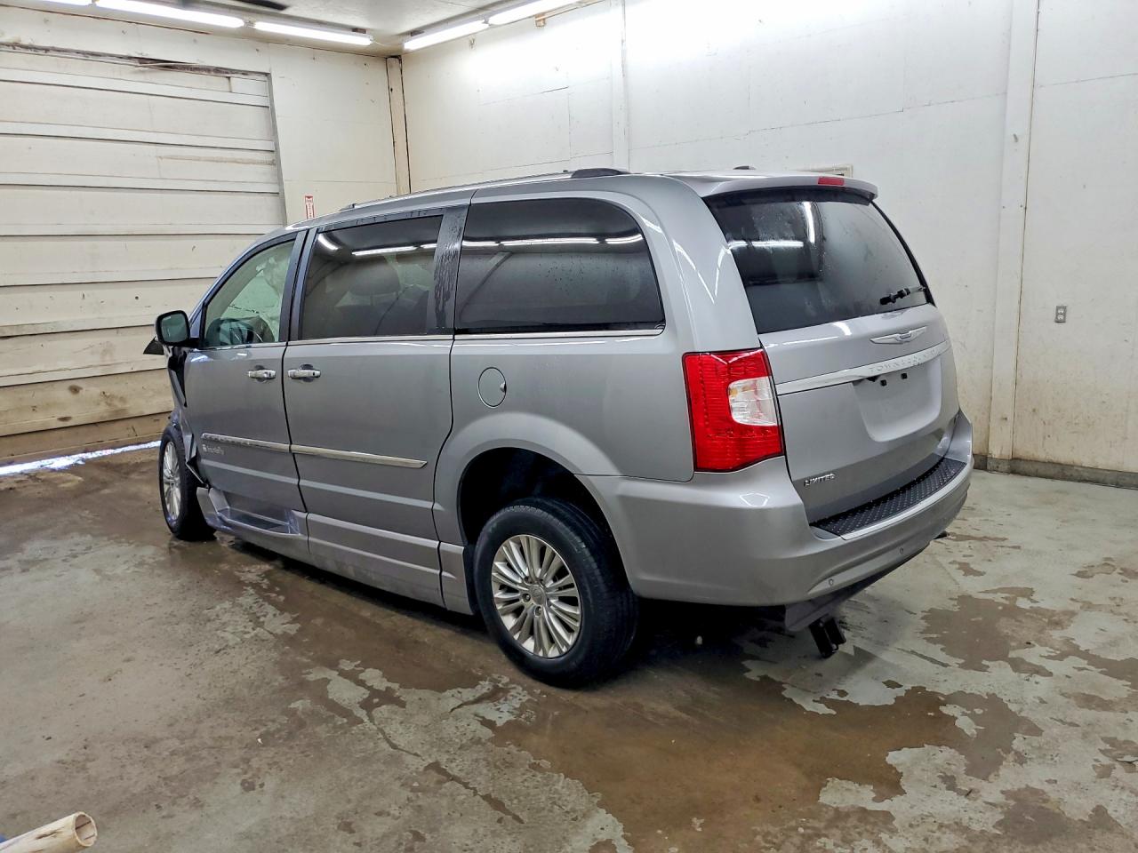 2015 Chrysler Town & Country Limited Platinum Gray vin: 2C4RC1GG3FR571648