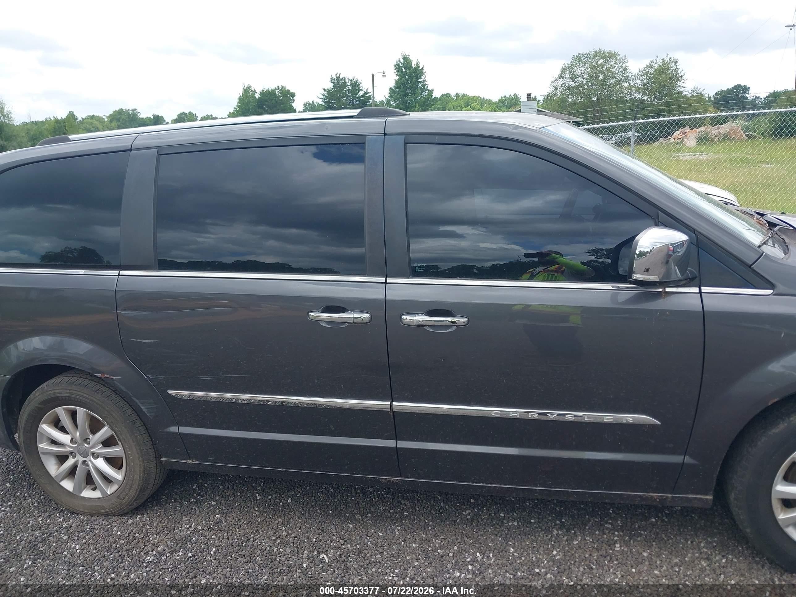 2015 Chrysler Town & Country Limited Platinum Gray vin: 2C4RC1GG3FR740888