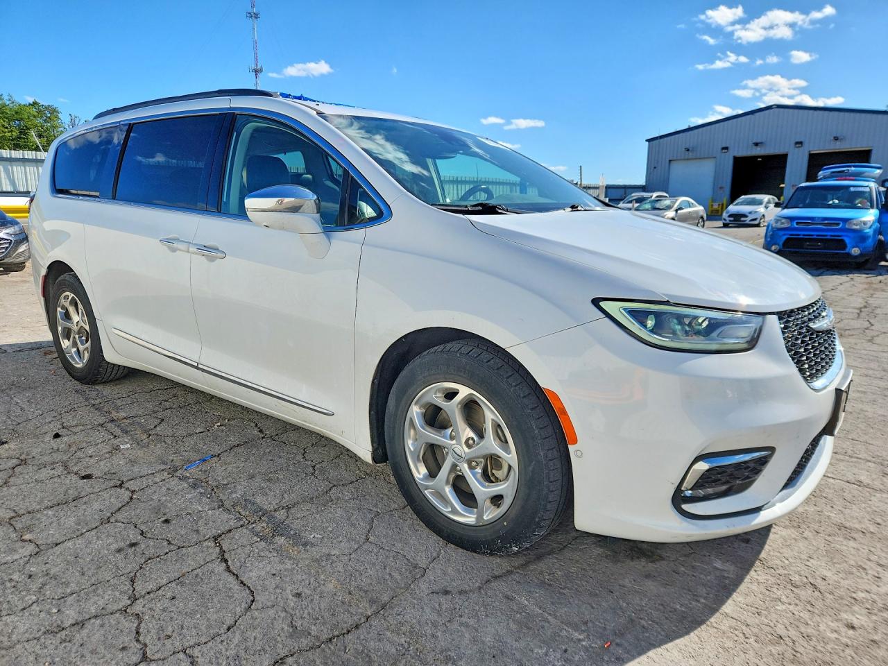 2022 Chrysler Pacifica Limited White vin: 2C4RC1GG3NR125725