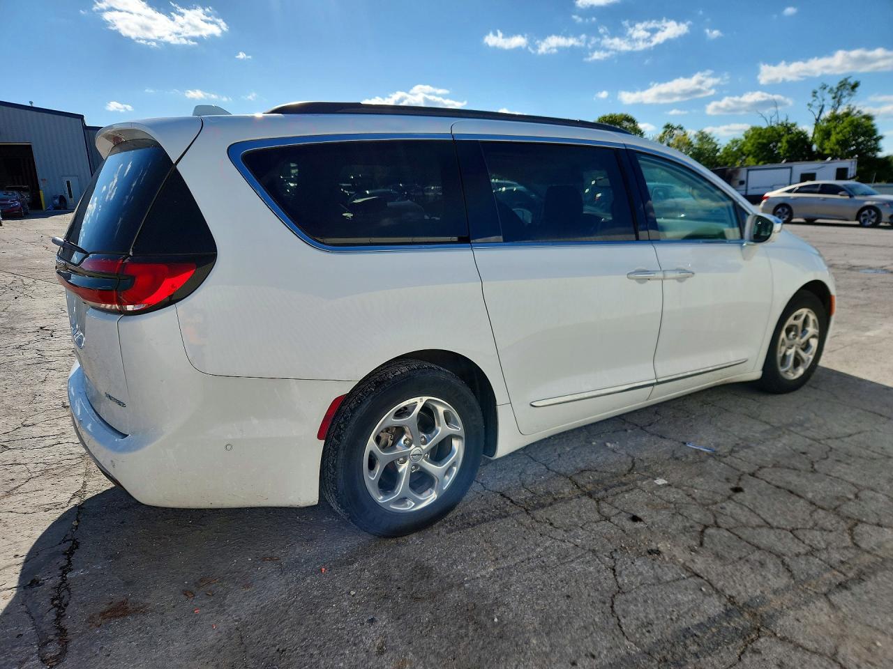 2022 Chrysler Pacifica Limited White vin: 2C4RC1GG3NR125725
