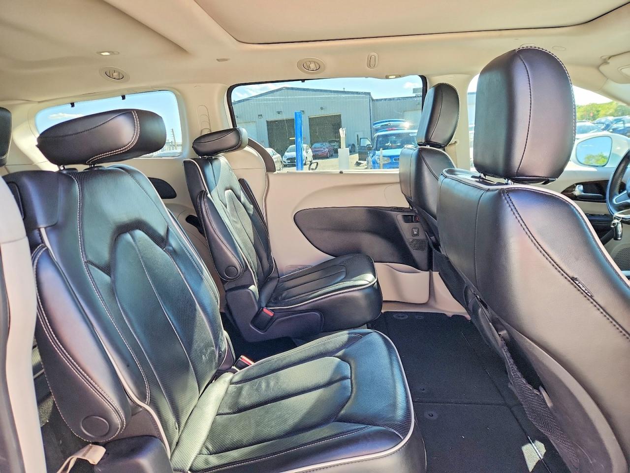 2022 Chrysler Pacifica Limited White vin: 2C4RC1GG3NR125725