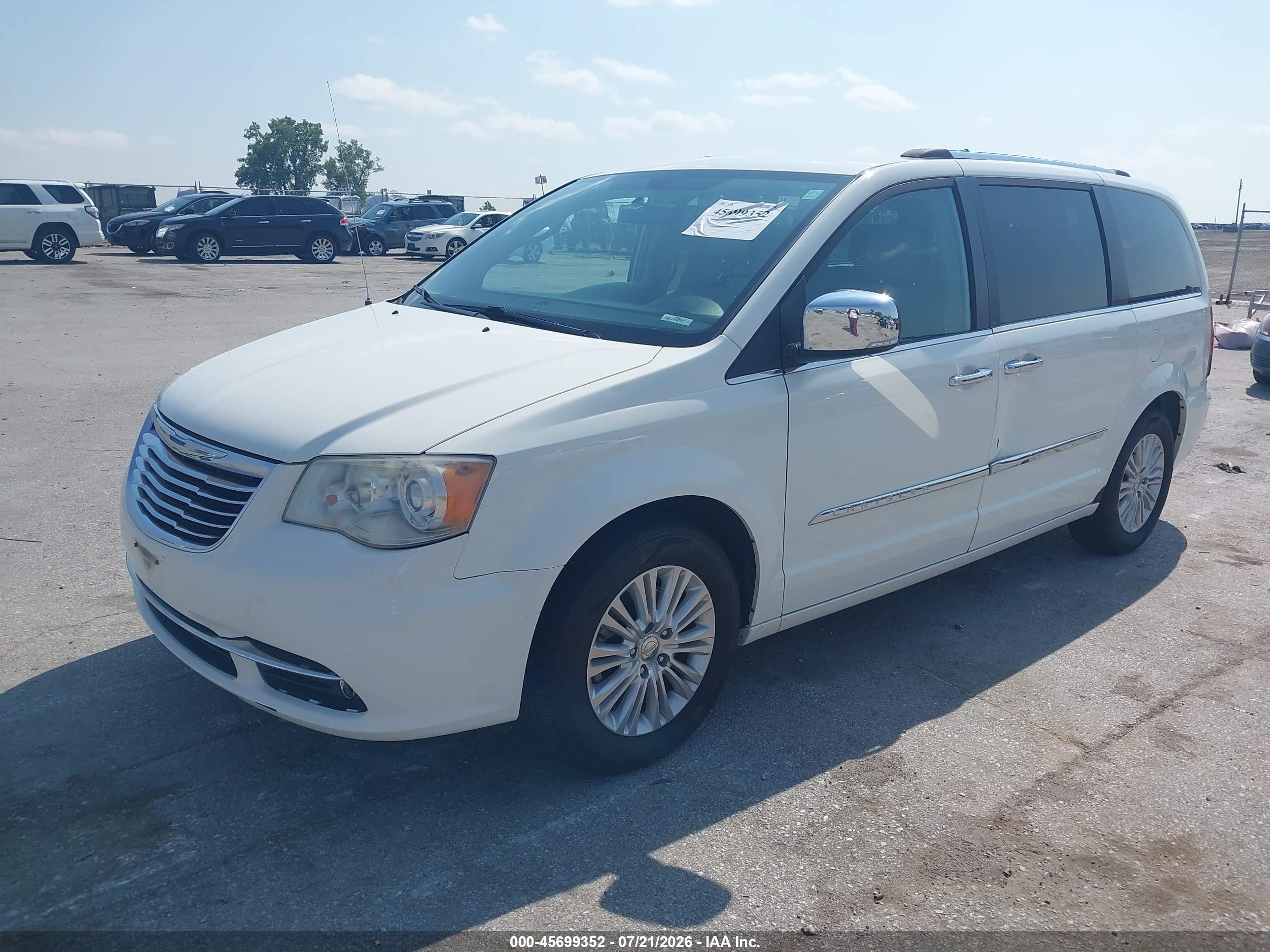 2012 Chrysler Town & Country Limited White vin: 2C4RC1GG4CR175448
