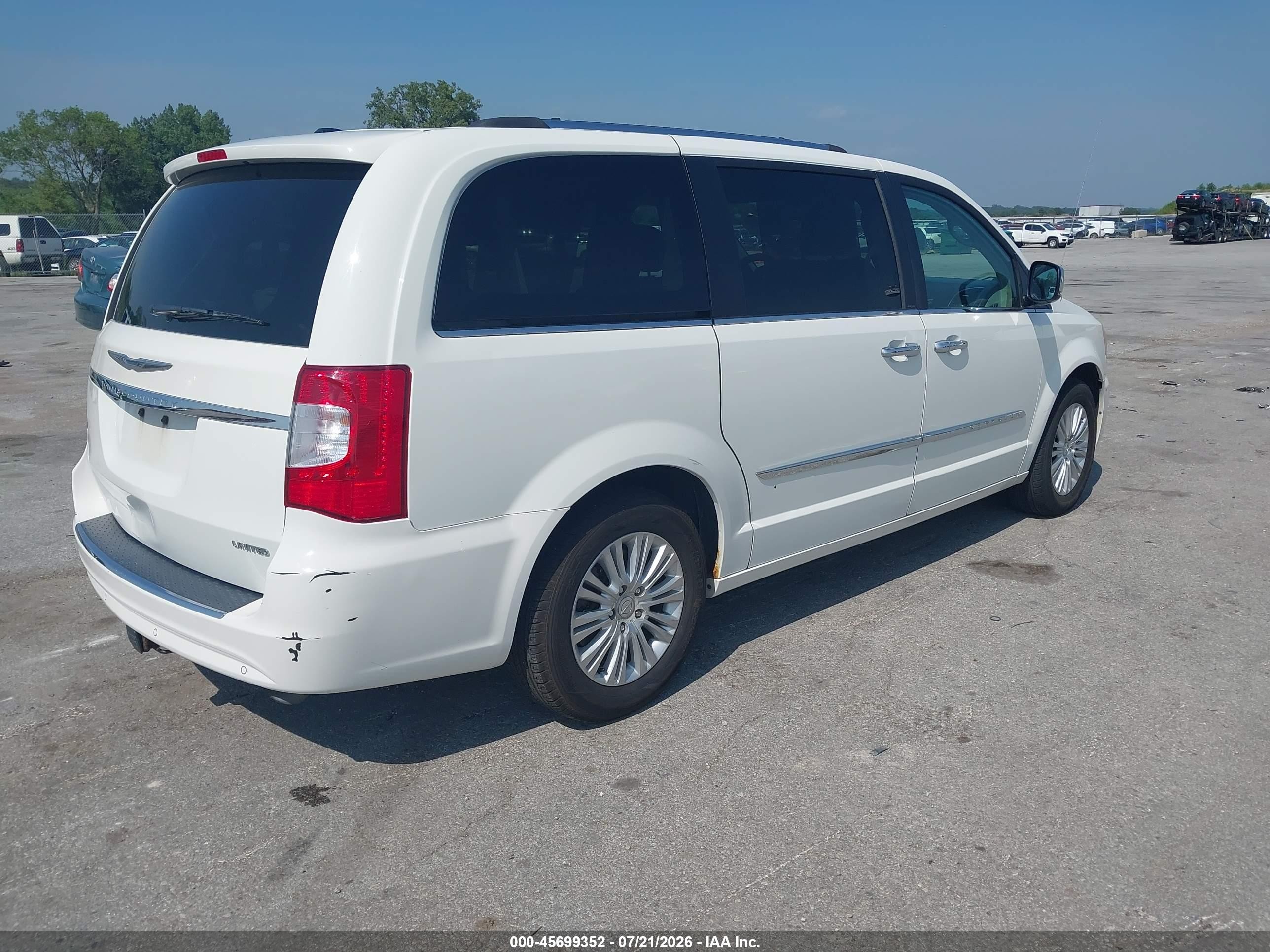 2012 Chrysler Town & Country Limited White vin: 2C4RC1GG4CR175448
