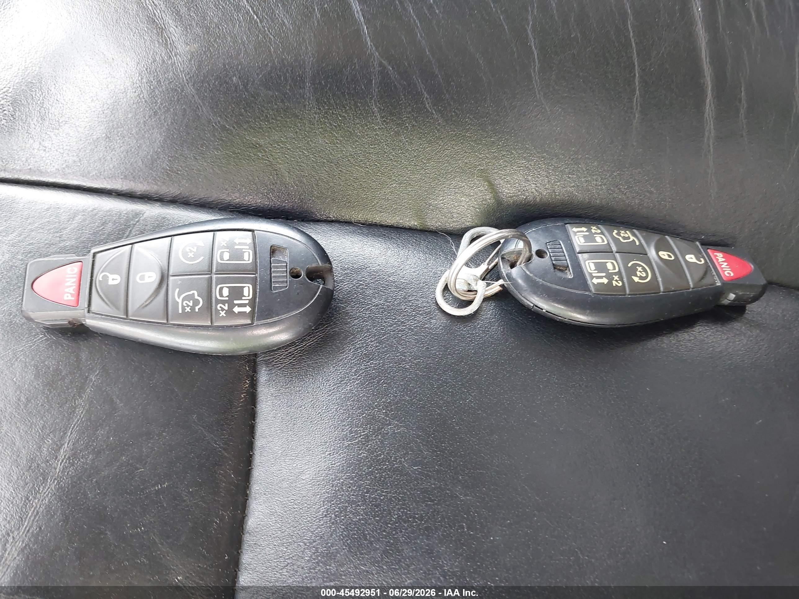 2012 Chrysler Town & Country Limited Серебряный vin: 2C4RC1GG4CR185252