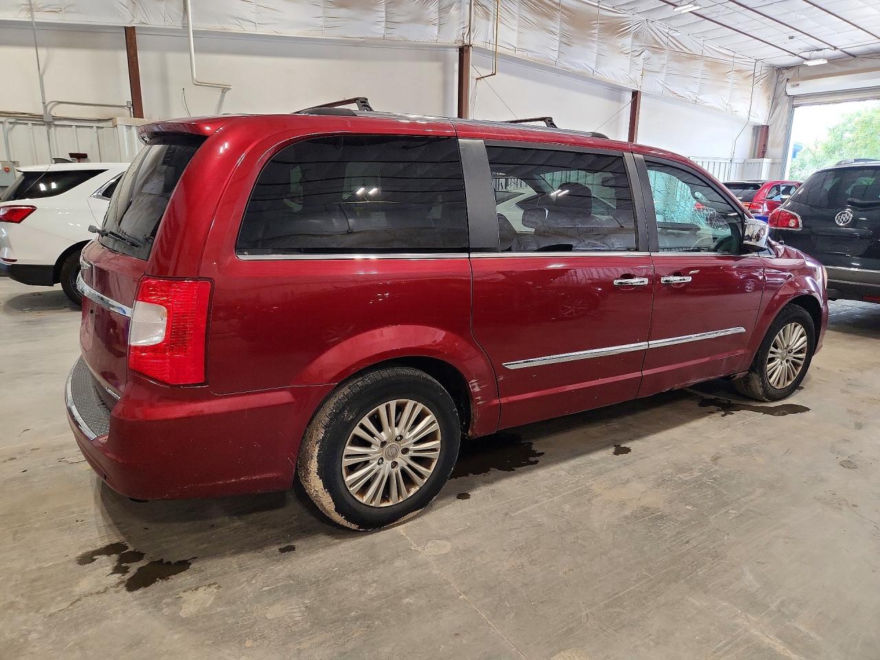 2012 Chrysler Town & Country Limited Красный vin: 2C4RC1GG4CR223546