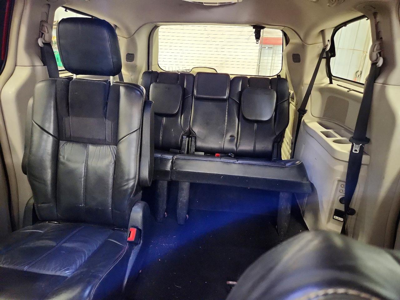 2012 Chrysler Town & Country Limited Красный vin: 2C4RC1GG4CR223546