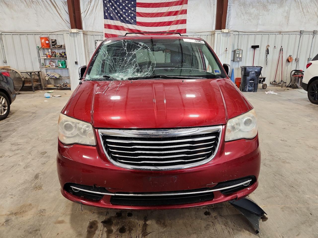 2012 Chrysler Town & Country Limited Красный vin: 2C4RC1GG4CR223546