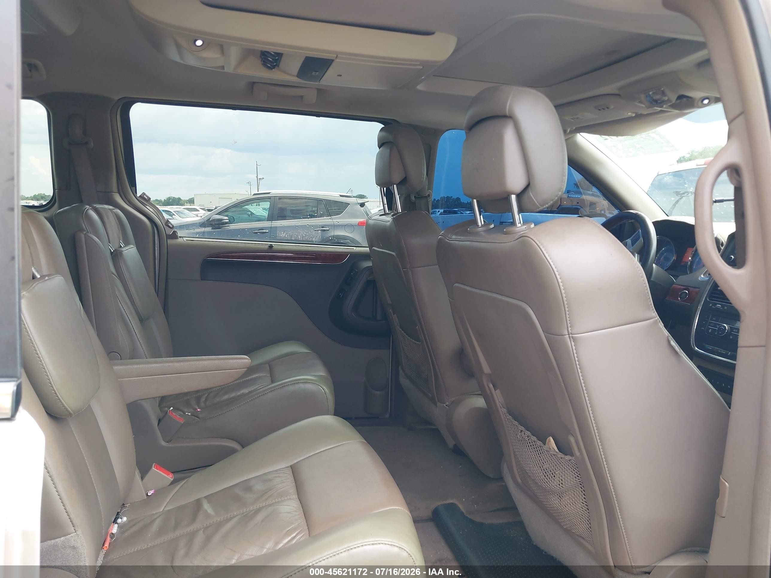 2012 Chrysler Town & Country Limited Beige vin: 2C4RC1GG4CR370188