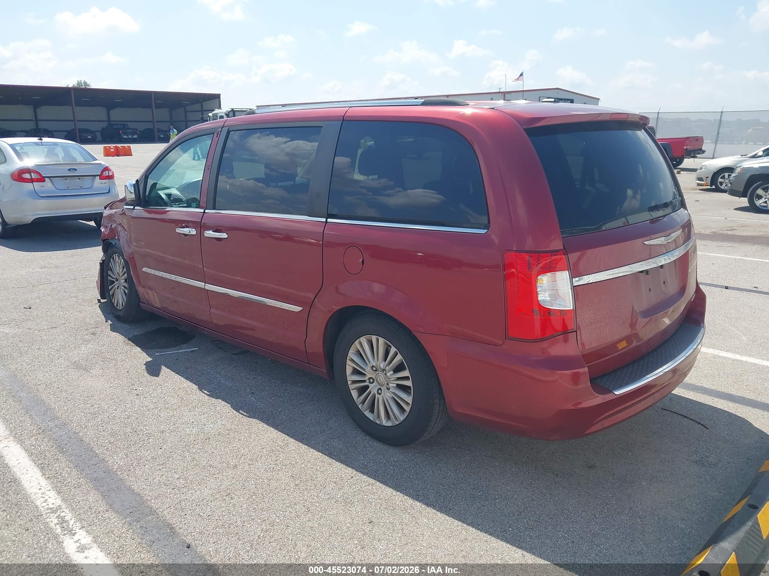2012 Chrysler Town & Country Limited Red vin: 2C4RC1GG4CR382650