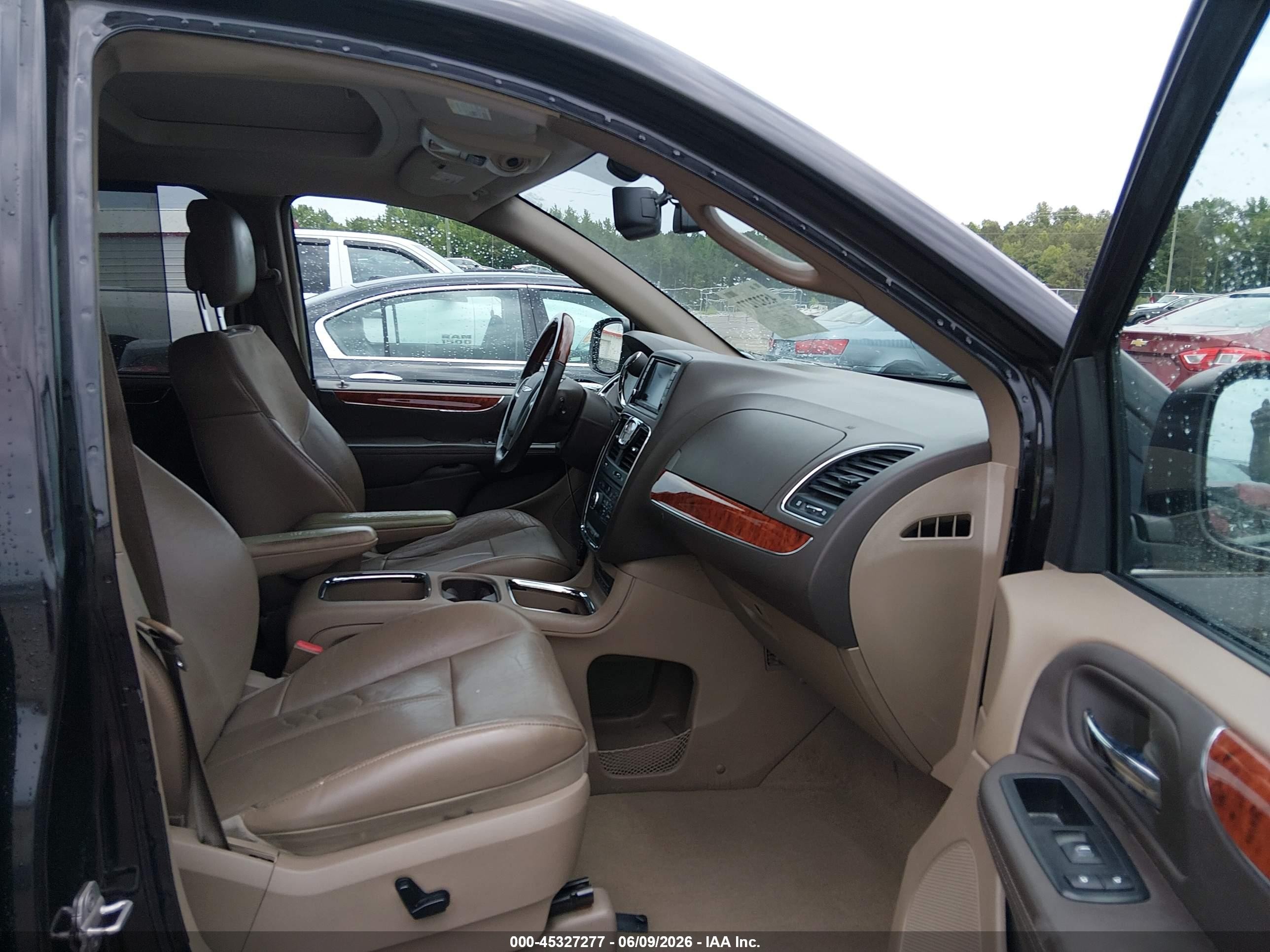 2013 Chrysler Town & Country Limited Black vin: 2C4RC1GG4DR753145