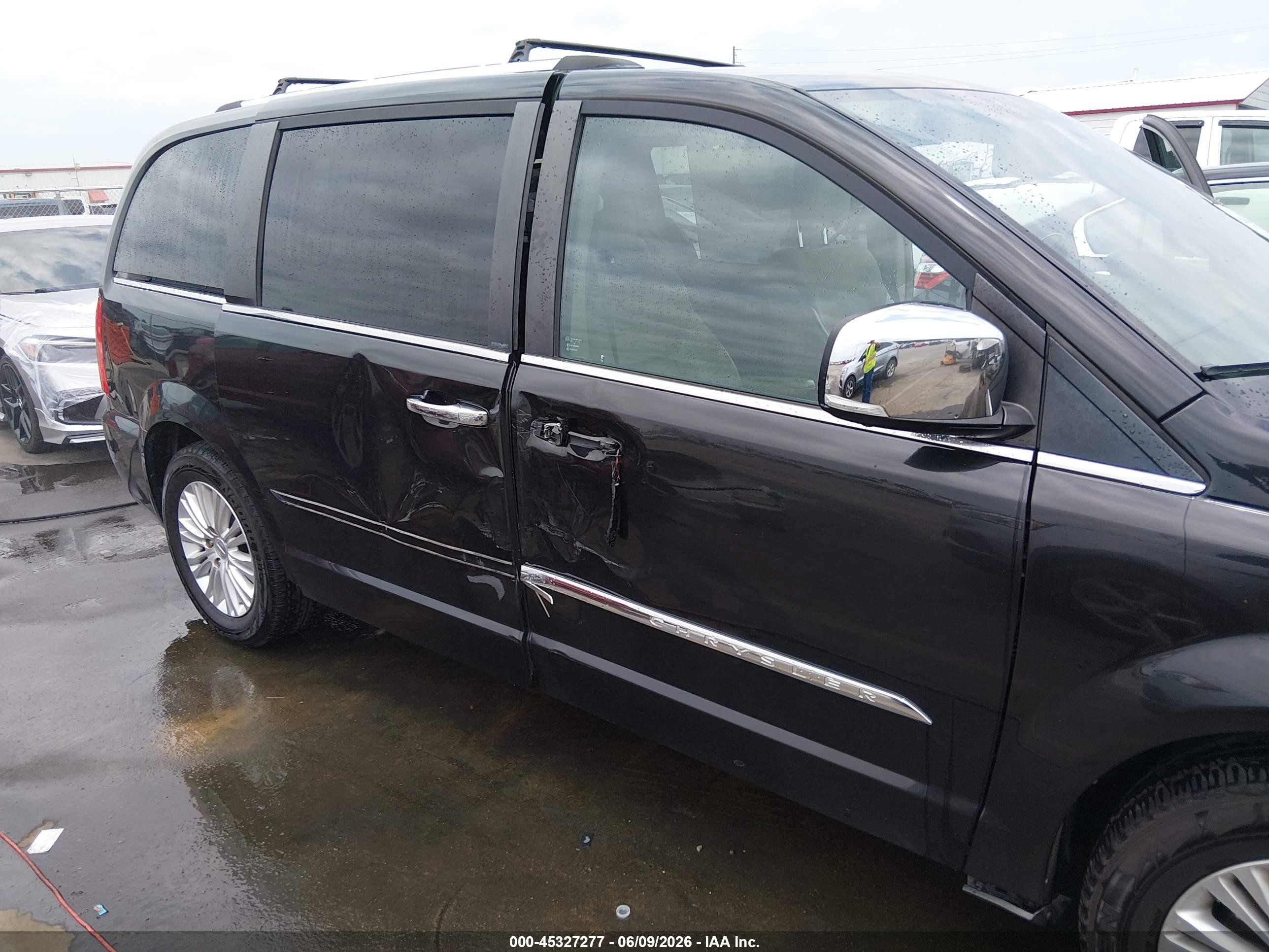 2013 Chrysler Town & Country Limited Black vin: 2C4RC1GG4DR753145