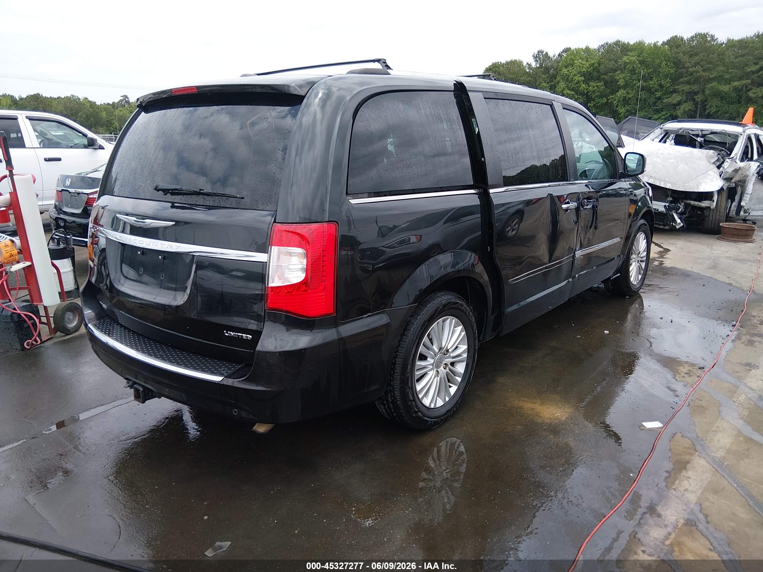 2013 Chrysler Town & Country Limited Black vin: 2C4RC1GG4DR753145