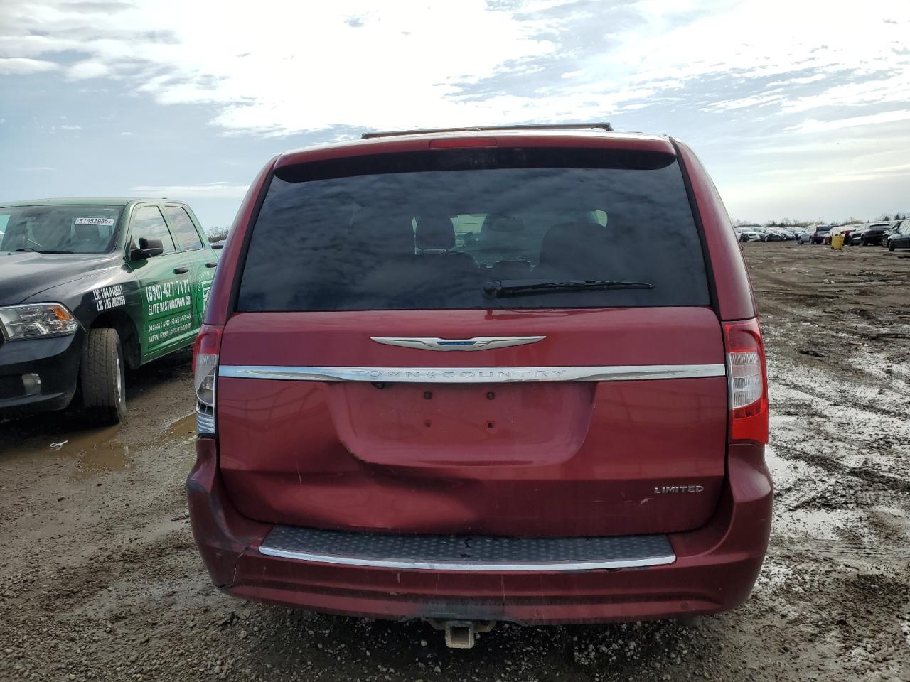 2013 Chrysler Town & Country Limited Red vin: 2C4RC1GG4DR757602