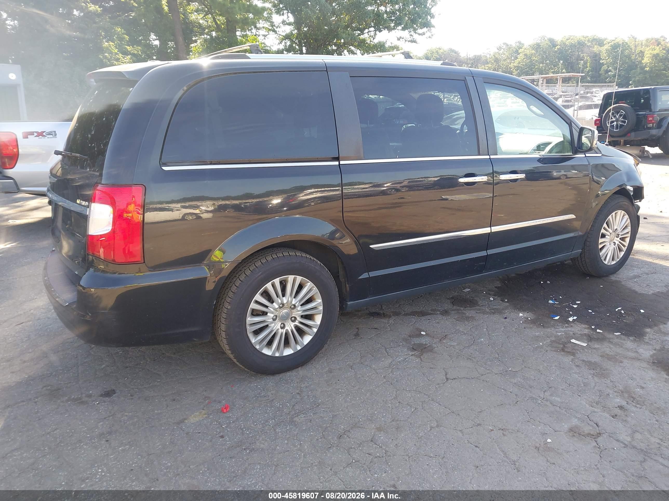 2015 Chrysler Town & Country Limited Platinum Black vin: 2C4RC1GG4FR554714