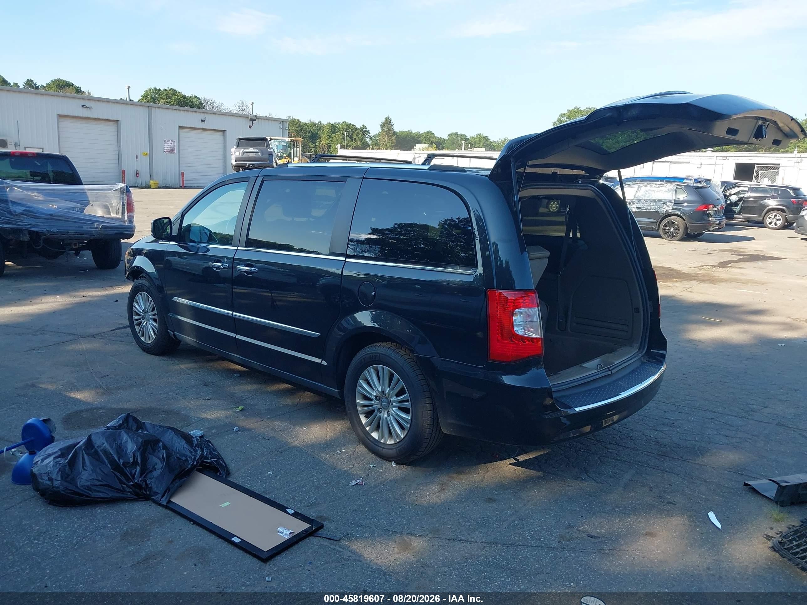 2015 Chrysler Town & Country Limited Platinum Black vin: 2C4RC1GG4FR554714